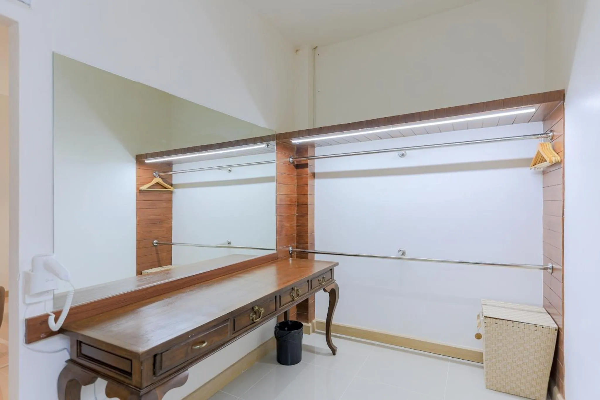 wardrobe in Marc Hotel Maesai