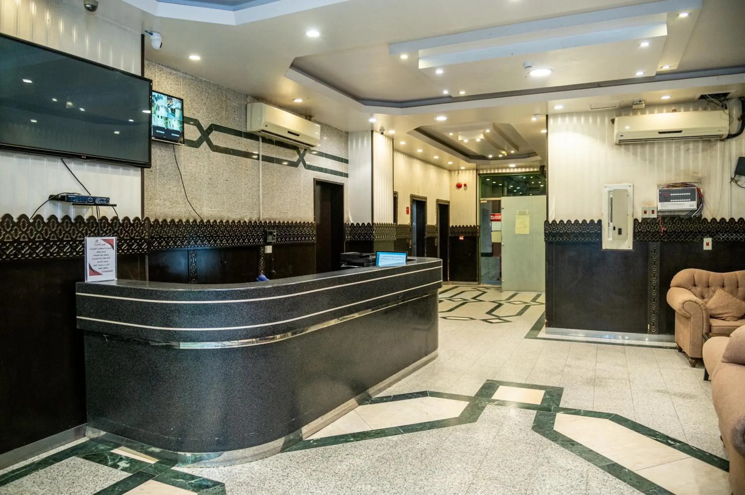 Lobby or reception in Qaser Alhamra Serviced apartments Lobby or reception in Qaser Alhamra Serviced apartments