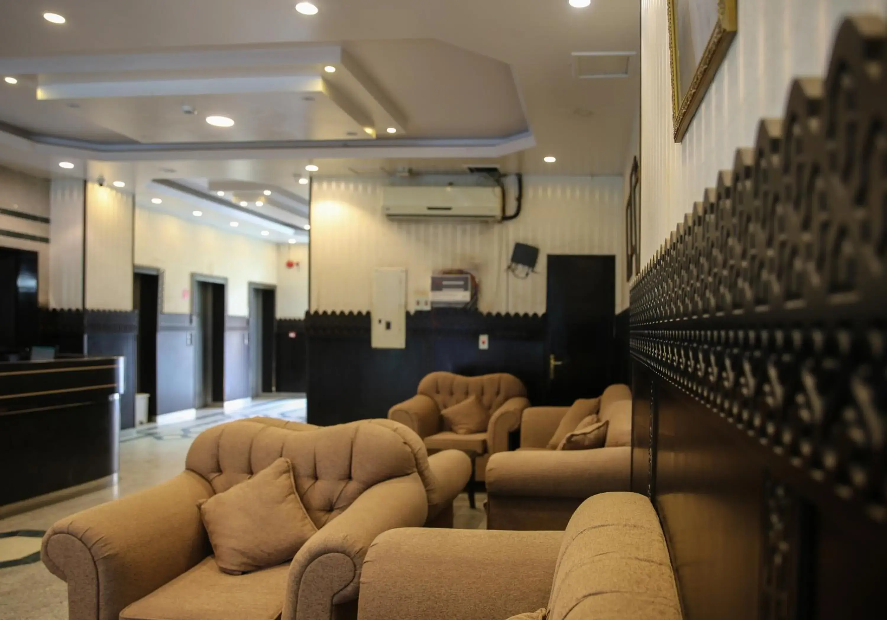 Lobby or reception in Qaser Alhamra Serviced apartments Lobby or reception in Qaser Alhamra Serviced apartments