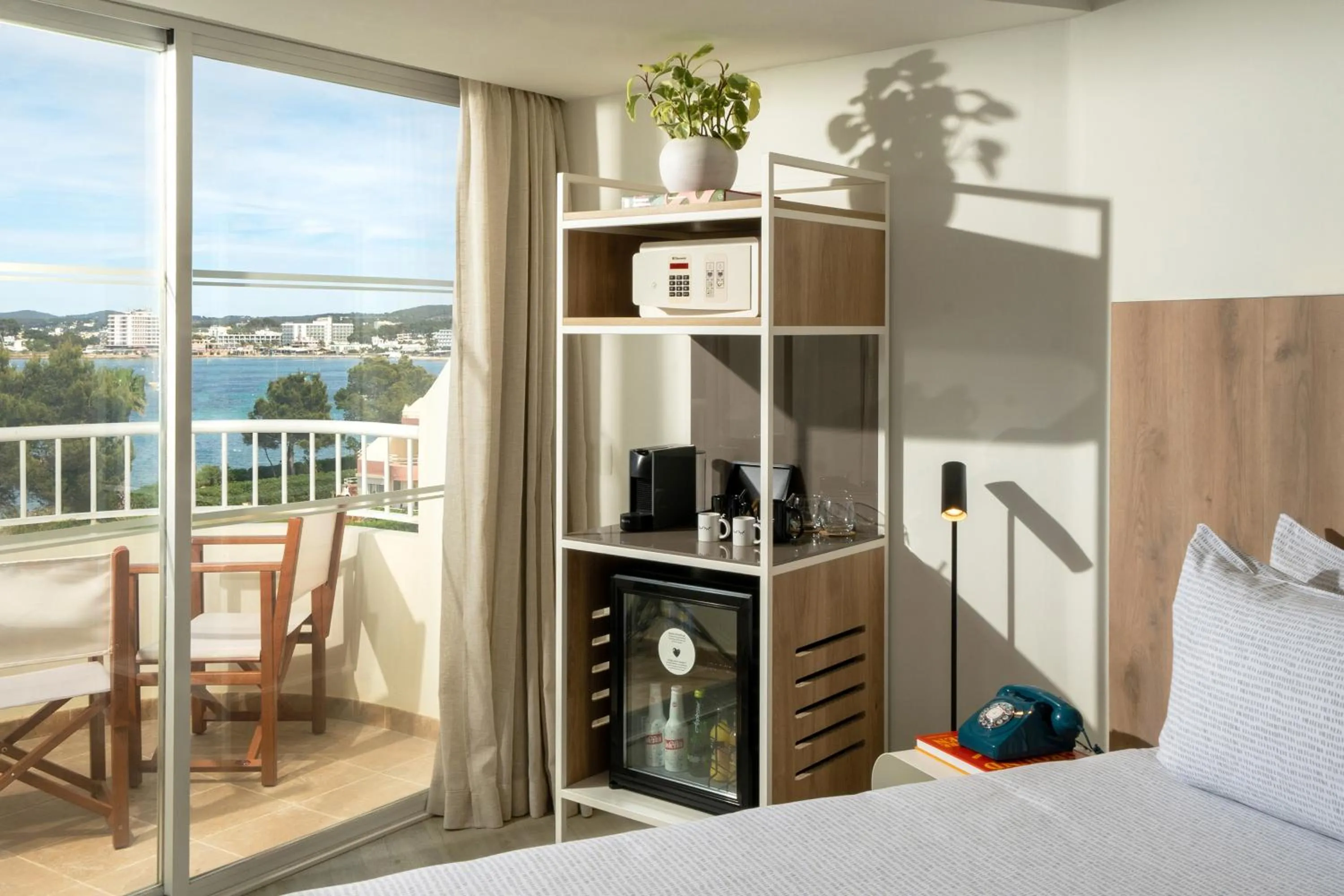 Sea view, Bed in INNSiDE by Meliá Ibiza Beach