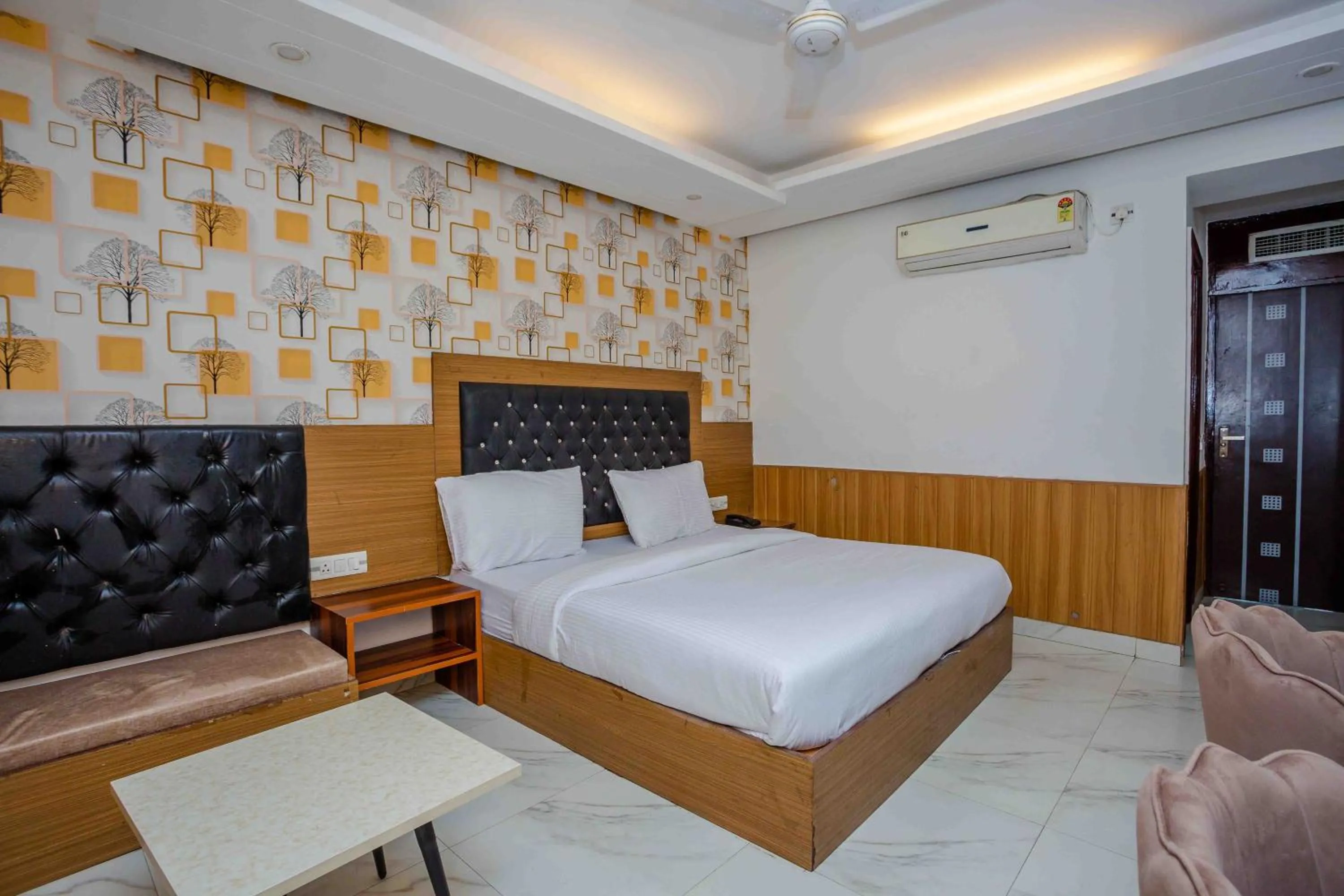 Bed in HOTEL DOON
