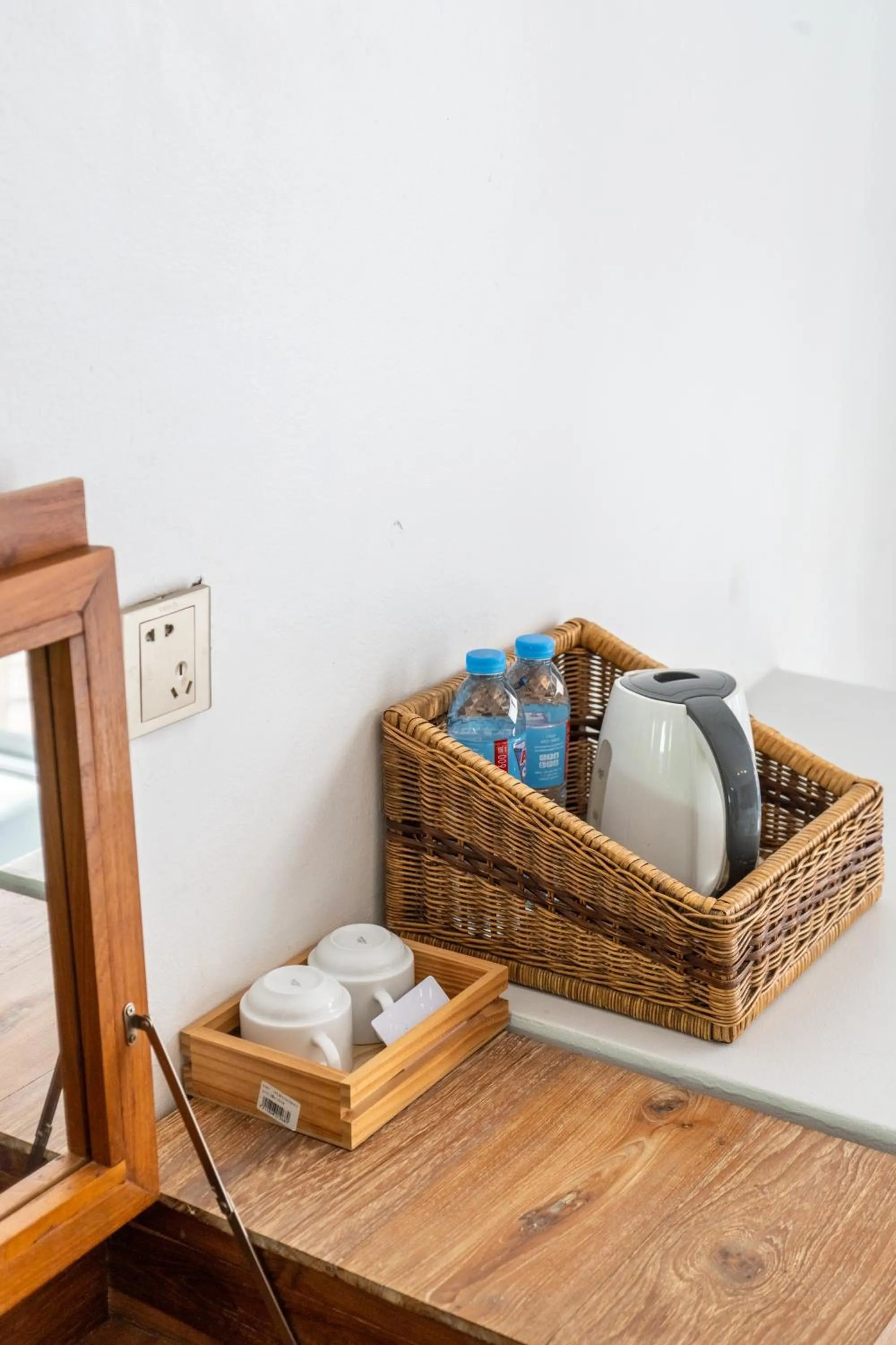 Coffee/tea facilities in Meow Cat Cafe & Hotel