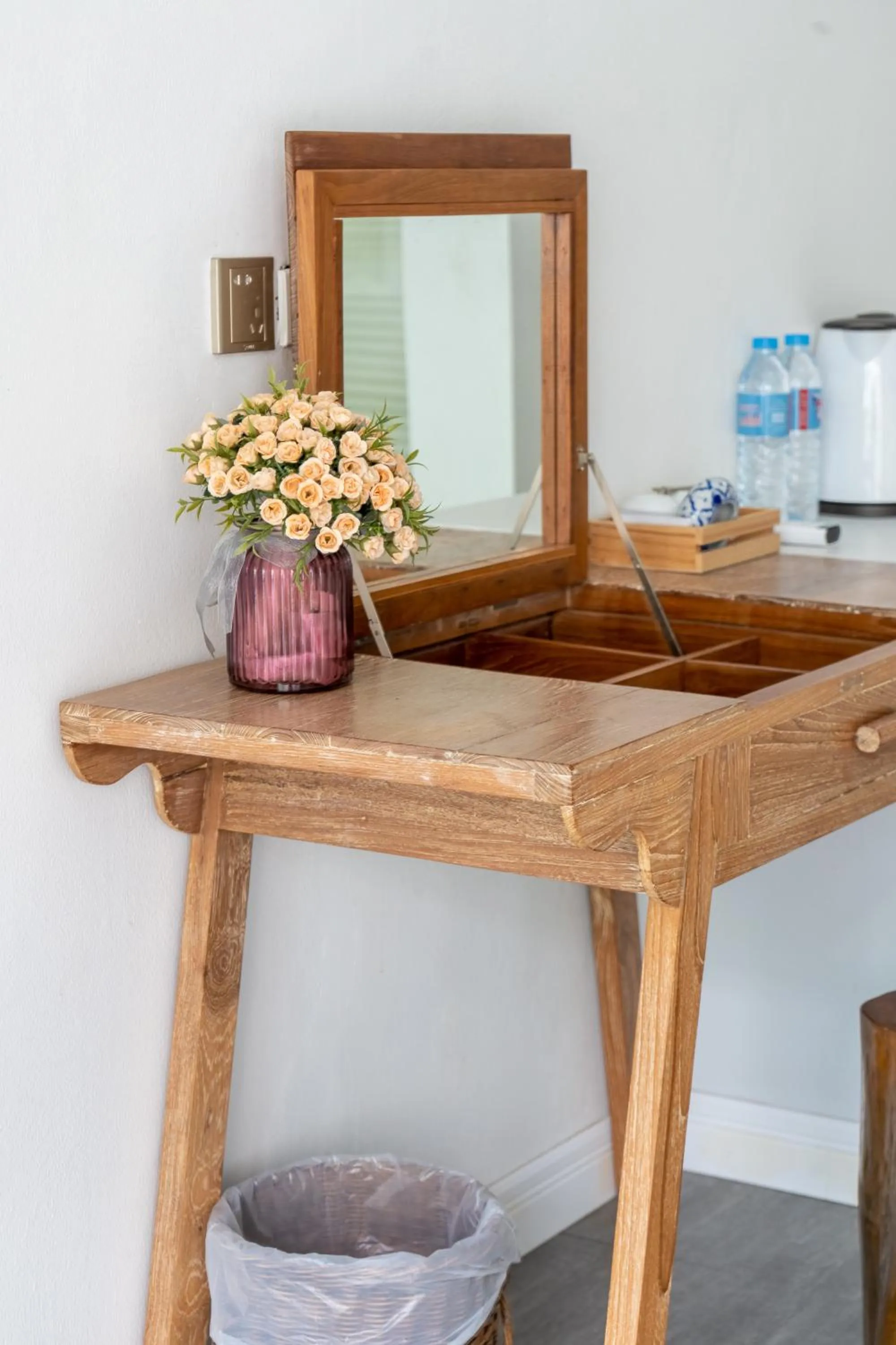 Property building in Meow Cat Cafe & Hotel