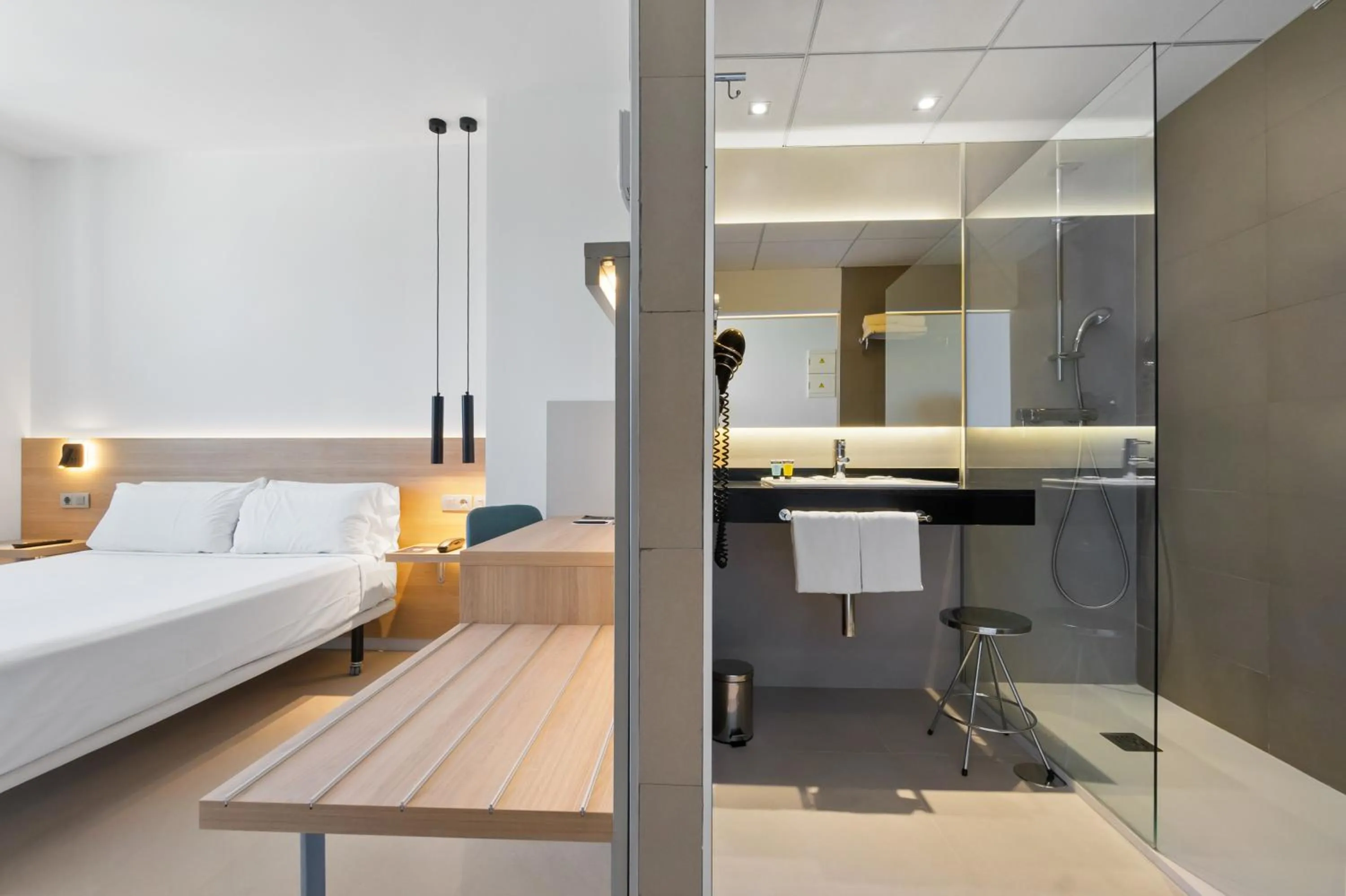 Bathroom, Bed in Hotel Areca