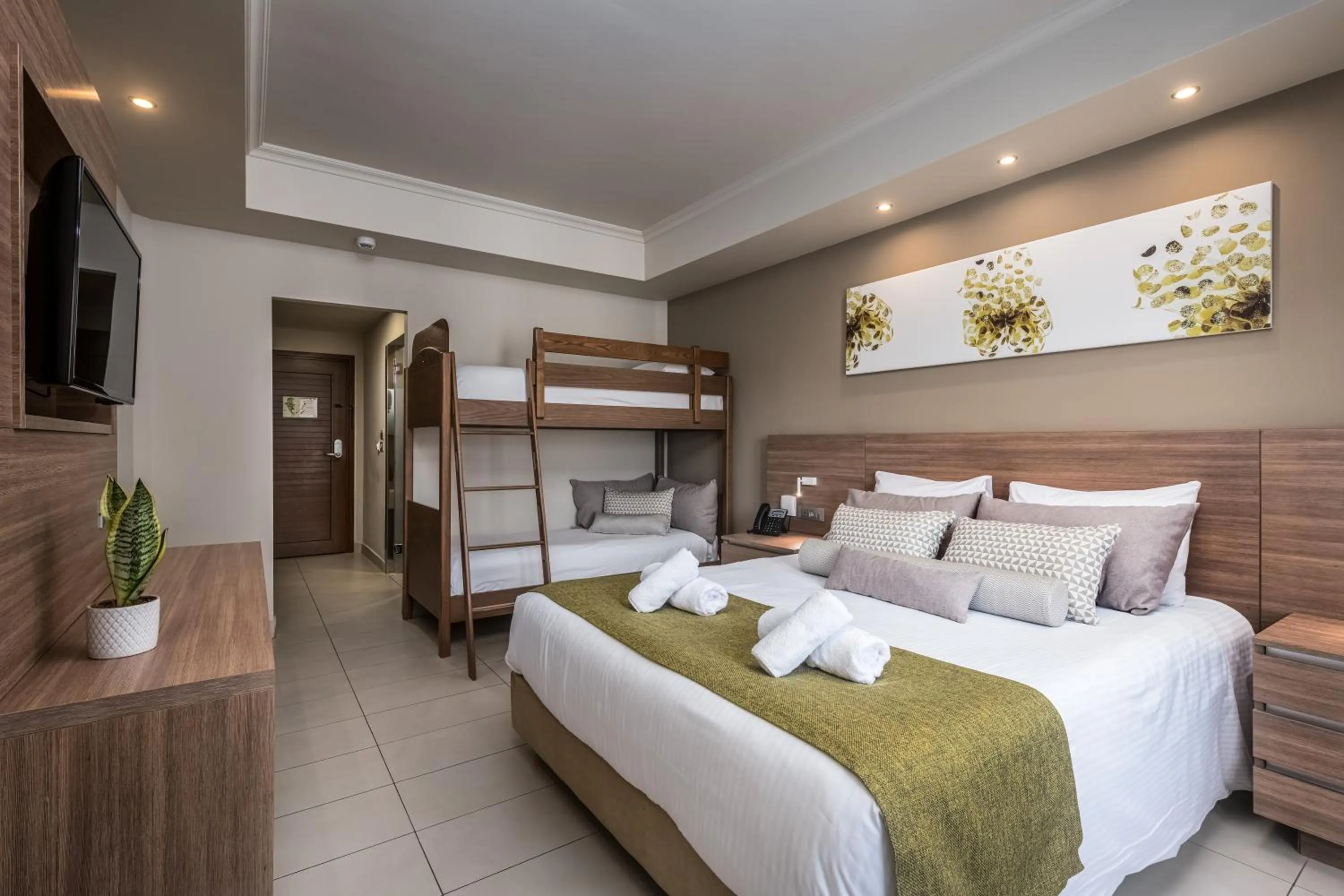  Double Room with Bunk Bed in E-GEO Easy Living Resort