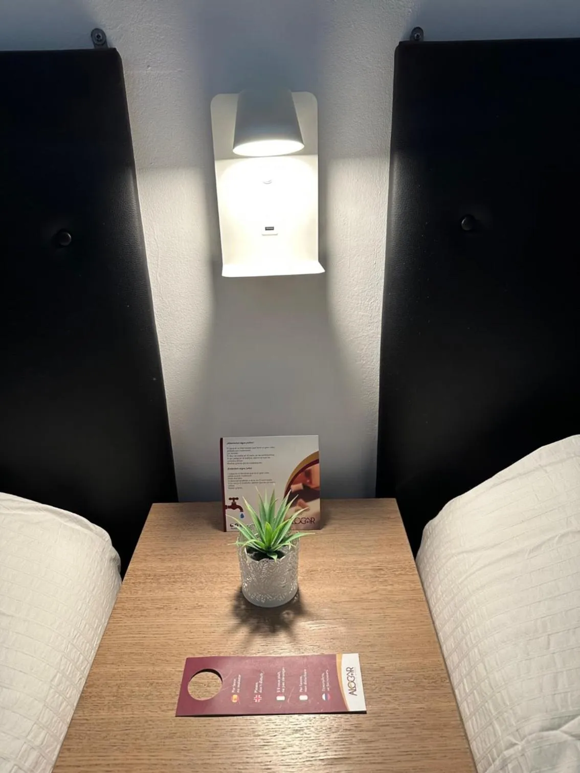 Bedroom, Bed in Hostal Alogar