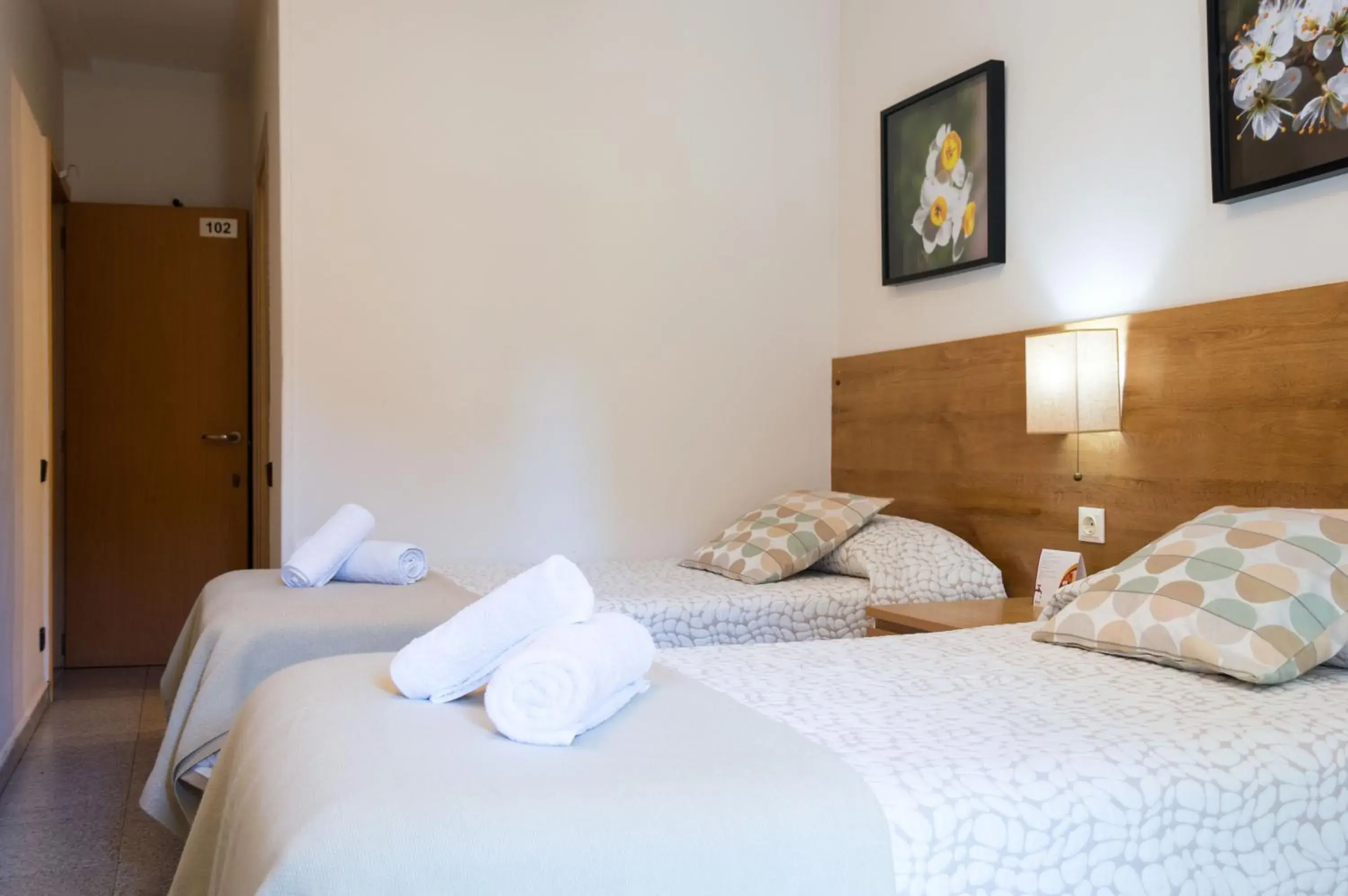 Double or Twin Room with Private Bathroom in Hostal Alogar Double or Twin Room with Private Bathroom in Hostal Alogar