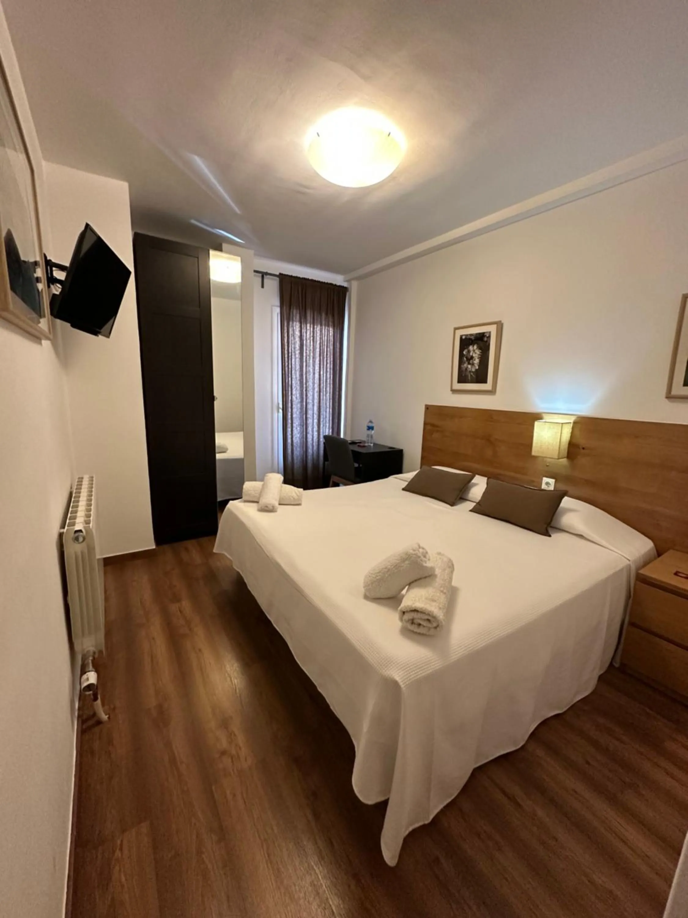 Bed in Hostal Alogar