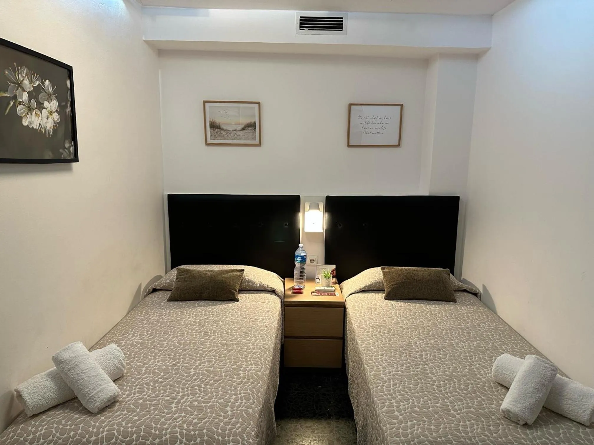 Bed in Hostal Alogar