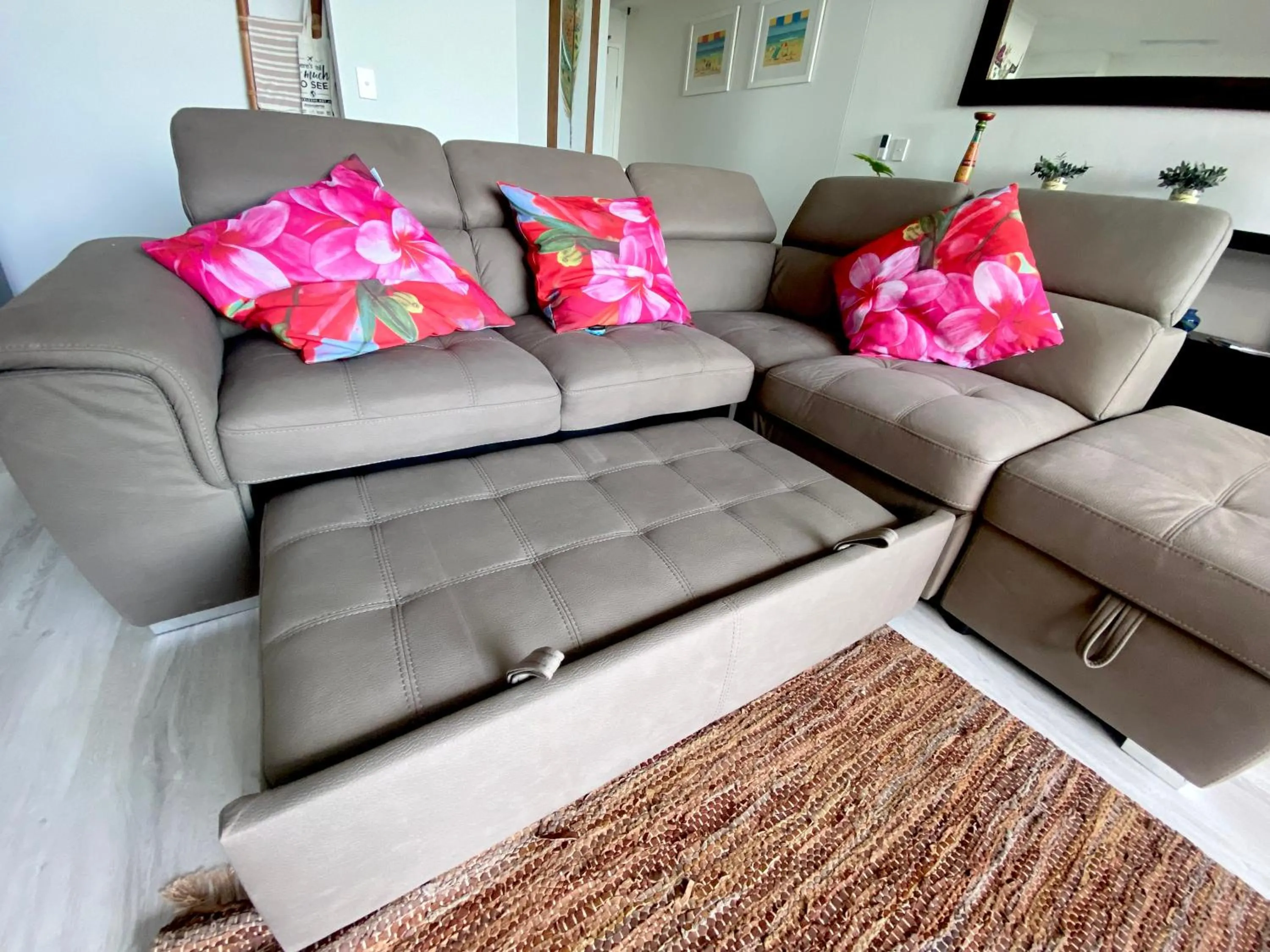 Living room in Oceanfront Family Apartment Pool & BBQ