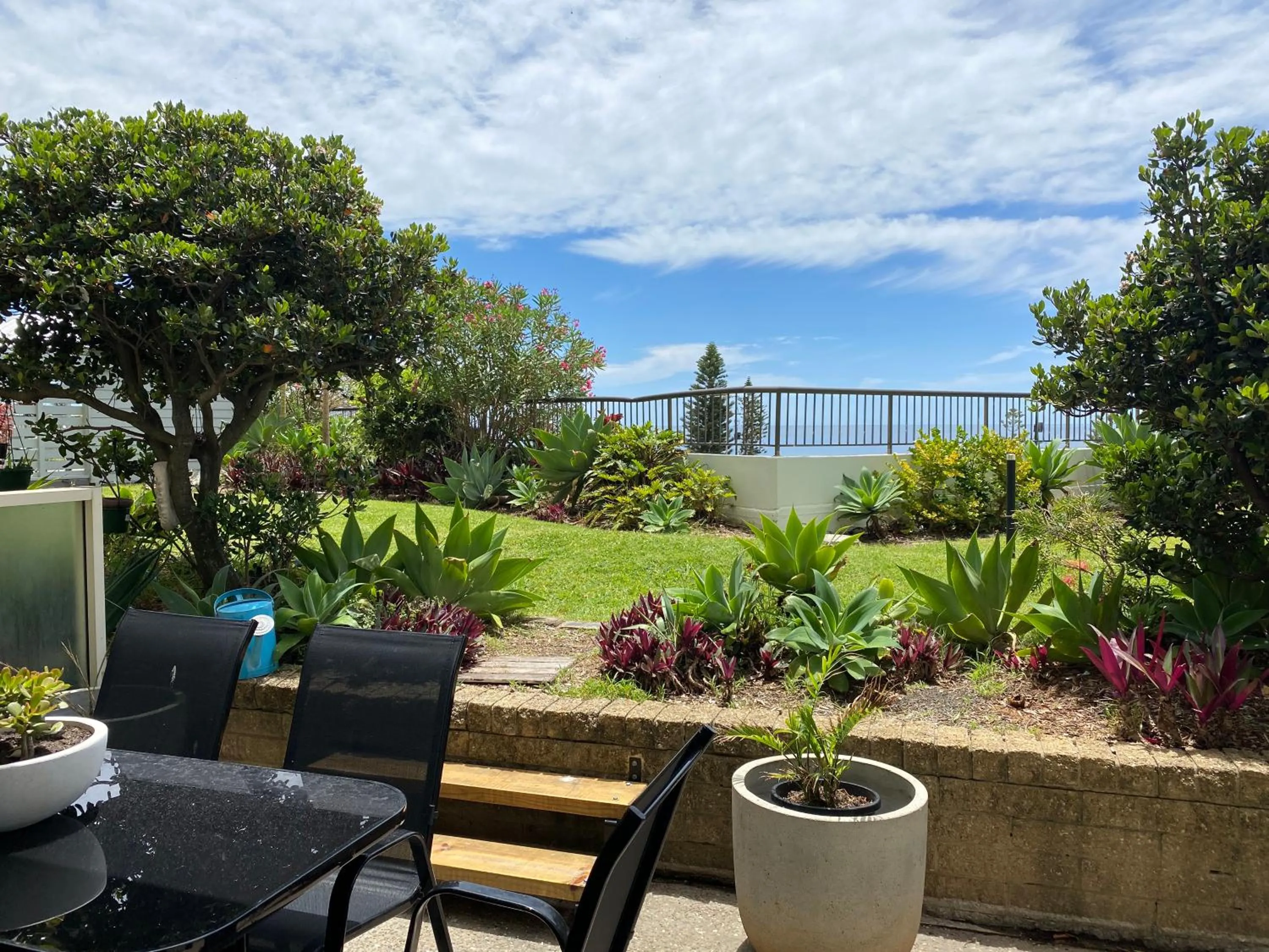 Day in Oceanfront Family Apartment Pool & BBQ
