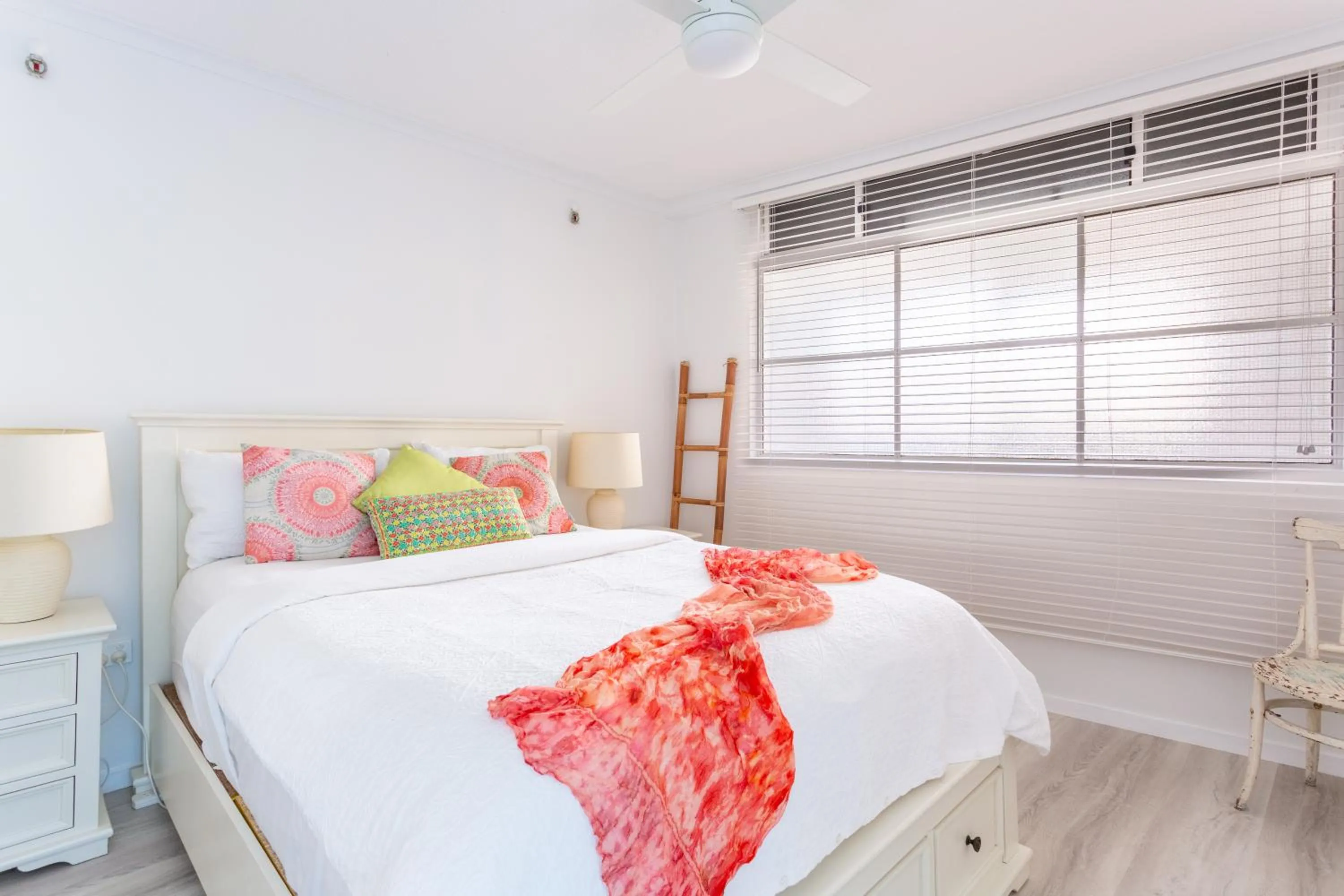 Bed in Oceanfront Family Apartment Pool & BBQ