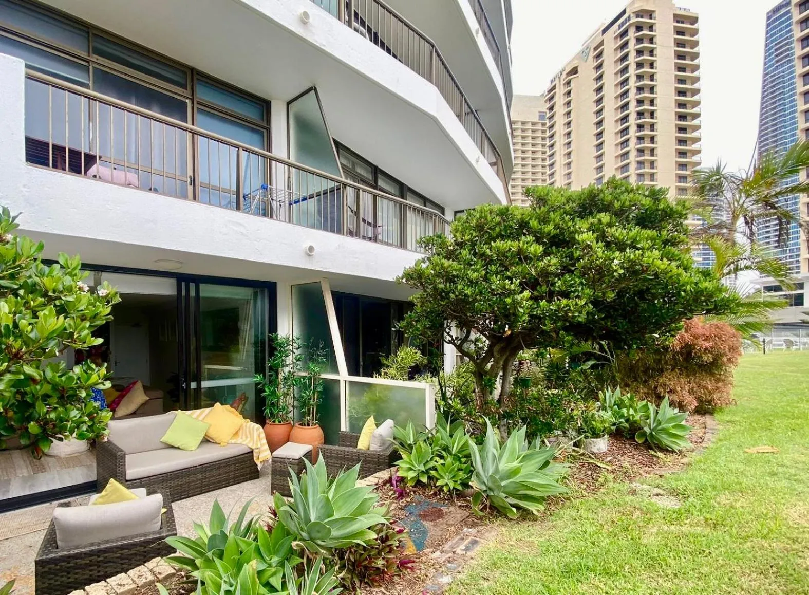 Balcony/Terrace in Oceanfront Family Apartment Pool & BBQ