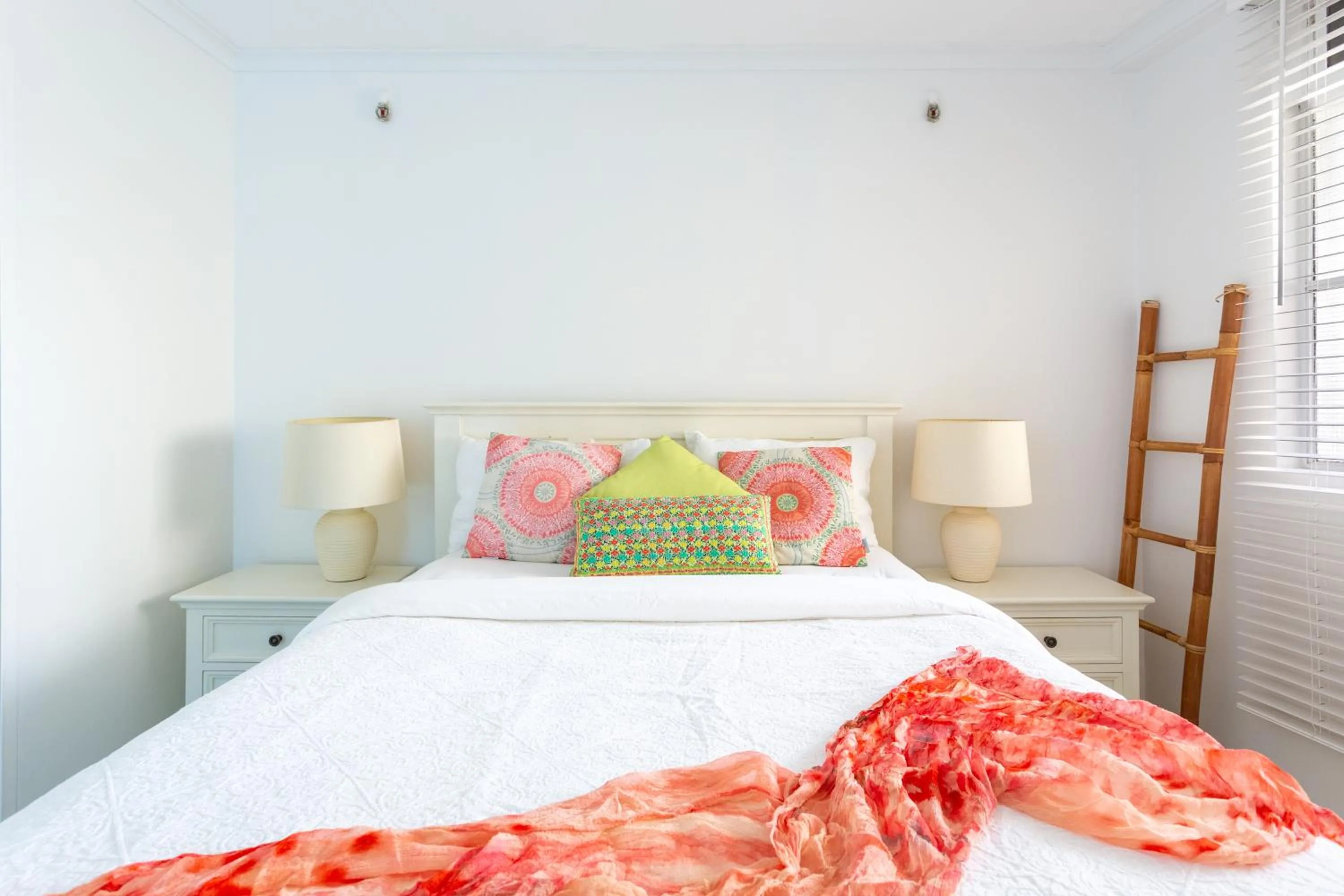 Bed in Oceanfront Family Apartment Pool & BBQ