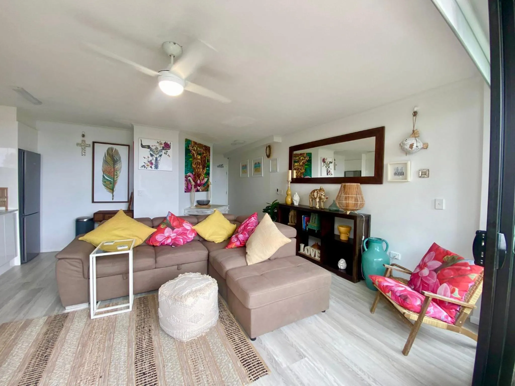 Living room in Oceanfront Family Apartment Pool & BBQ