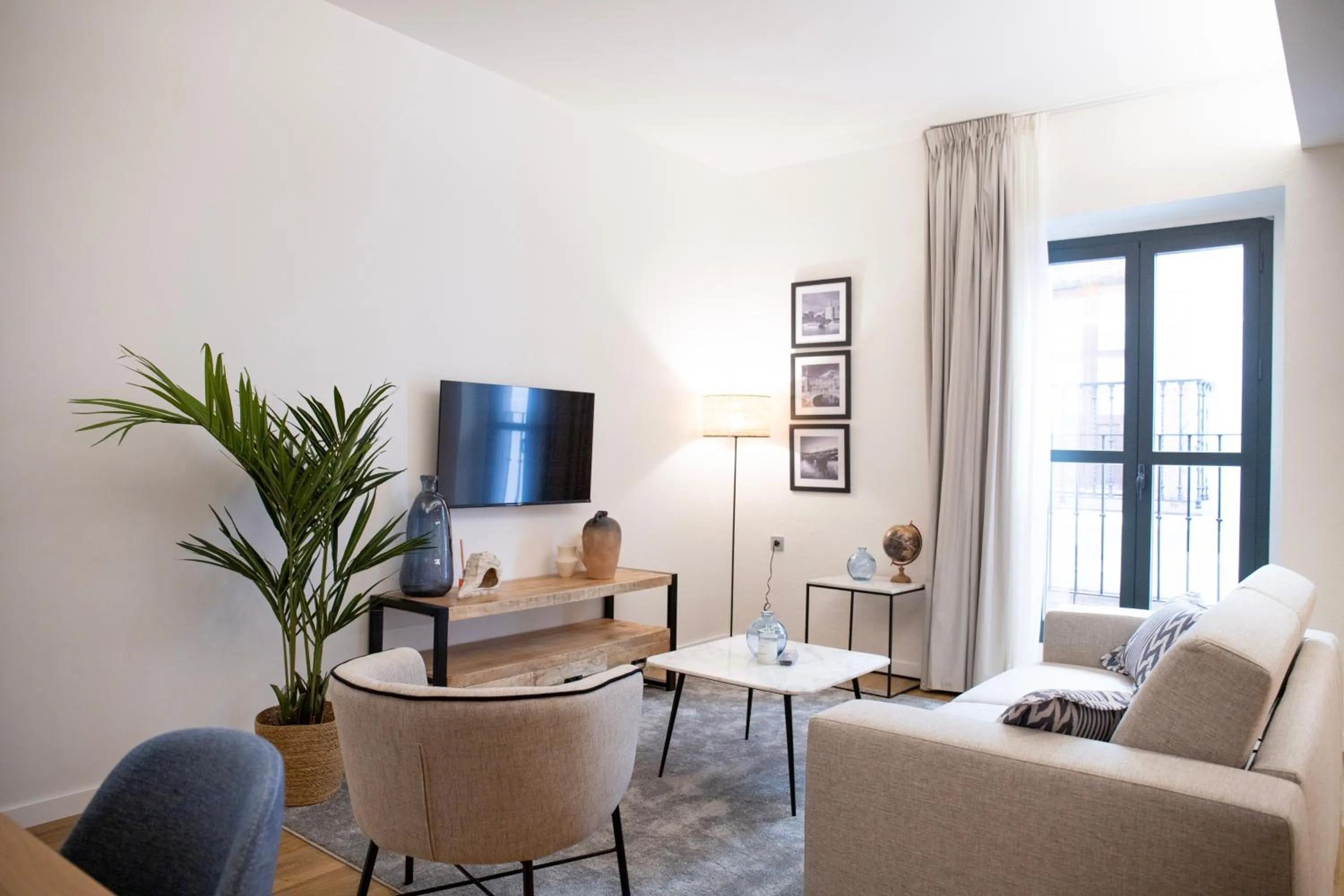 Living room in nQn Aparts & Suites Sevilla