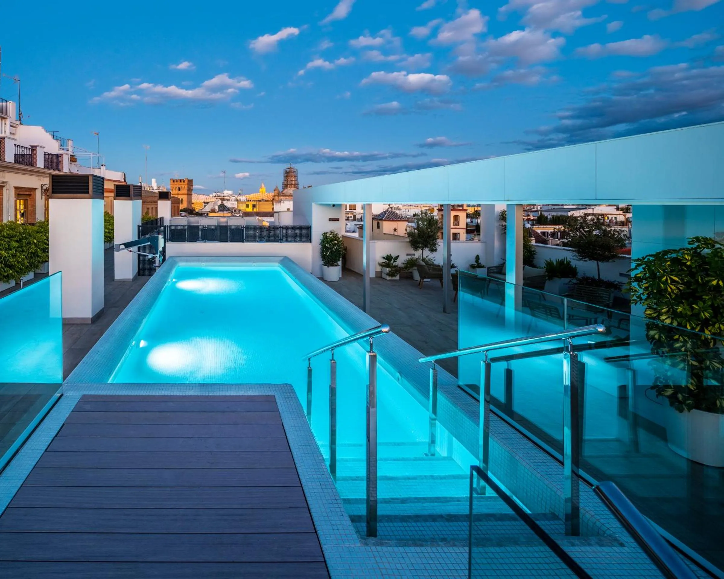 nQn Aparts & Suites Sevilla