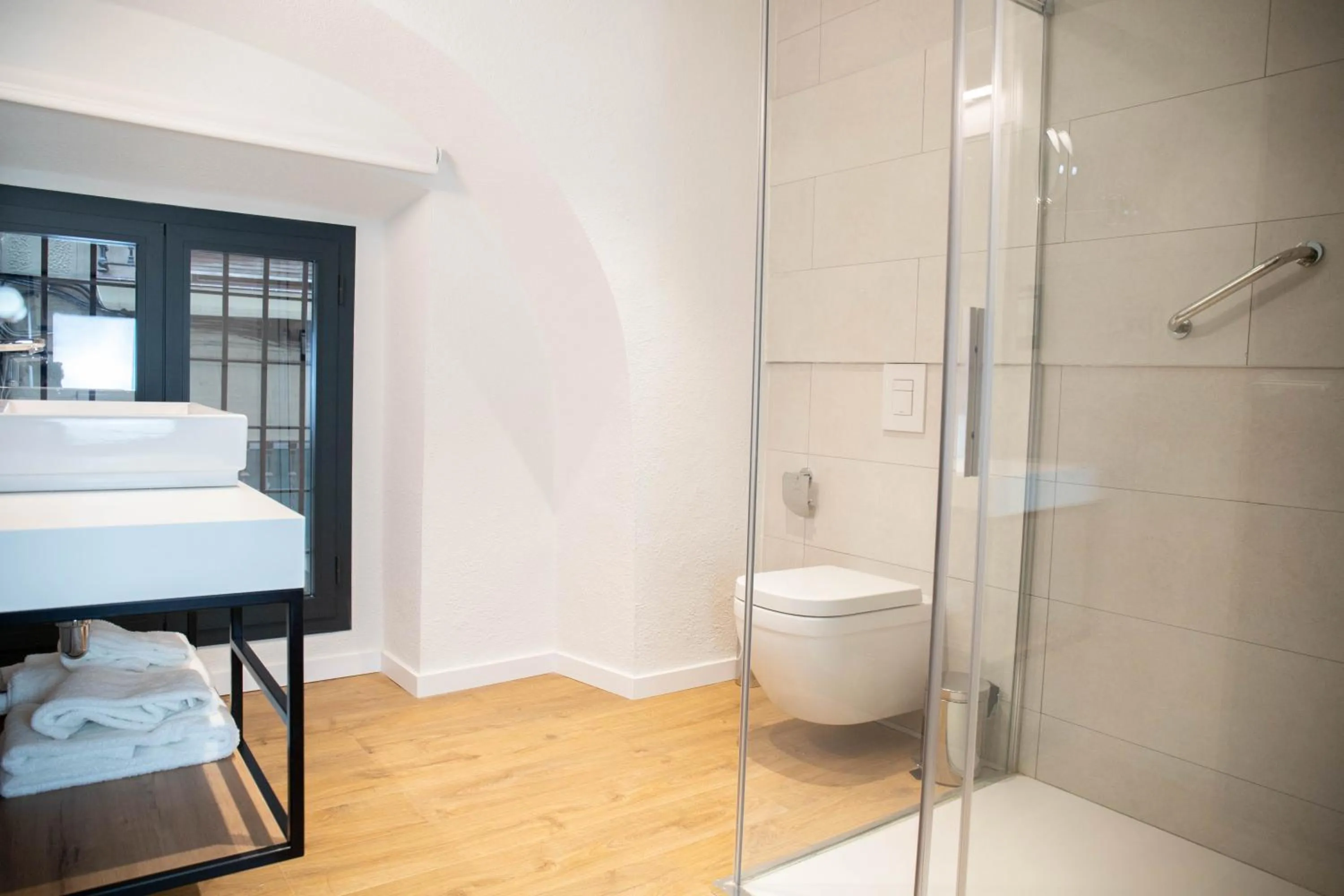 Shower in nQn Aparts & Suites Sevilla