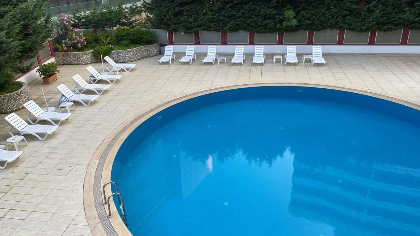 Swimming pool in Nur Sena's House