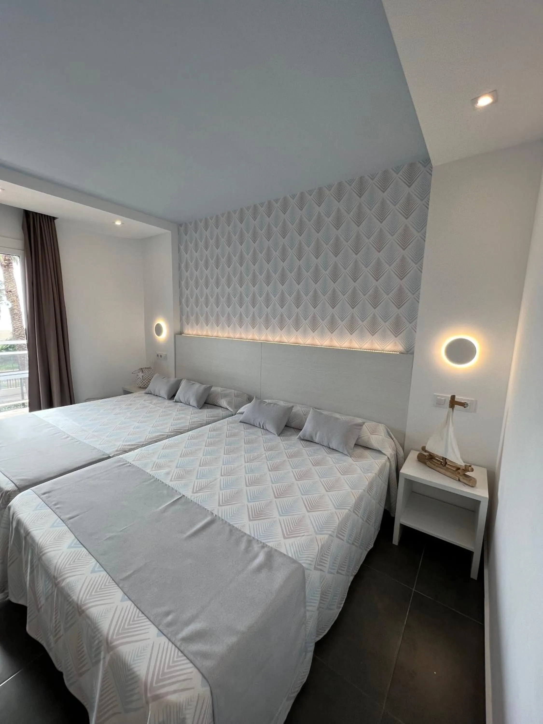 Bed in Hotel Sorra Daurada Splash