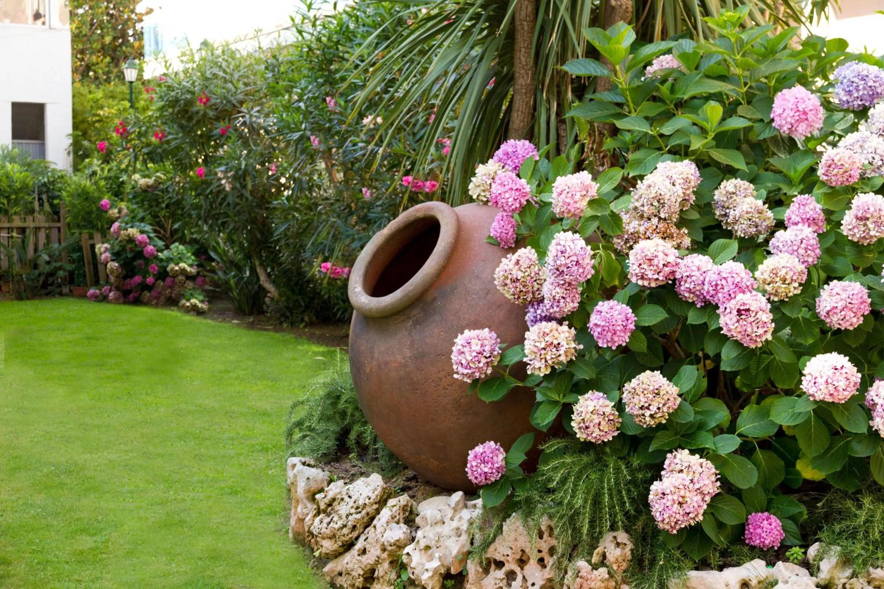 Garden in ALEGRIA Maripins