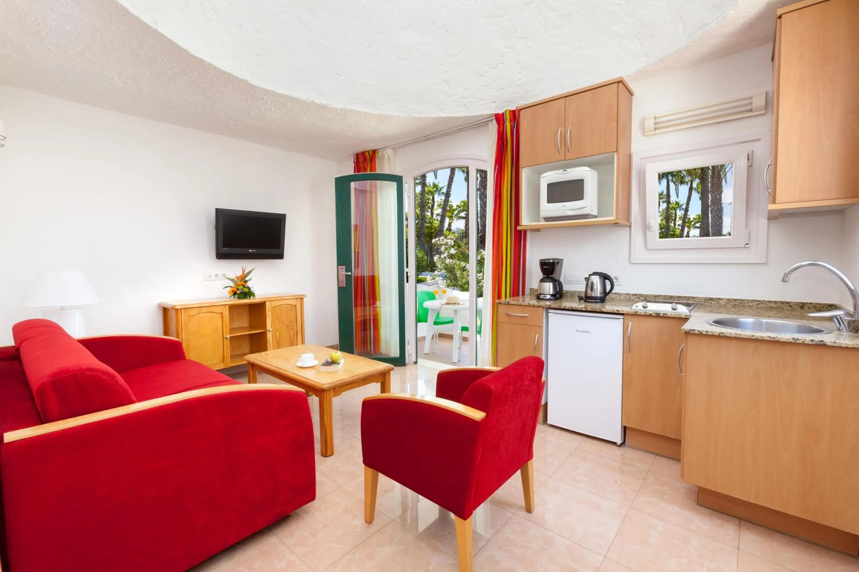 Kitchen or kitchenette in MUR Bungalows Parque Romantico