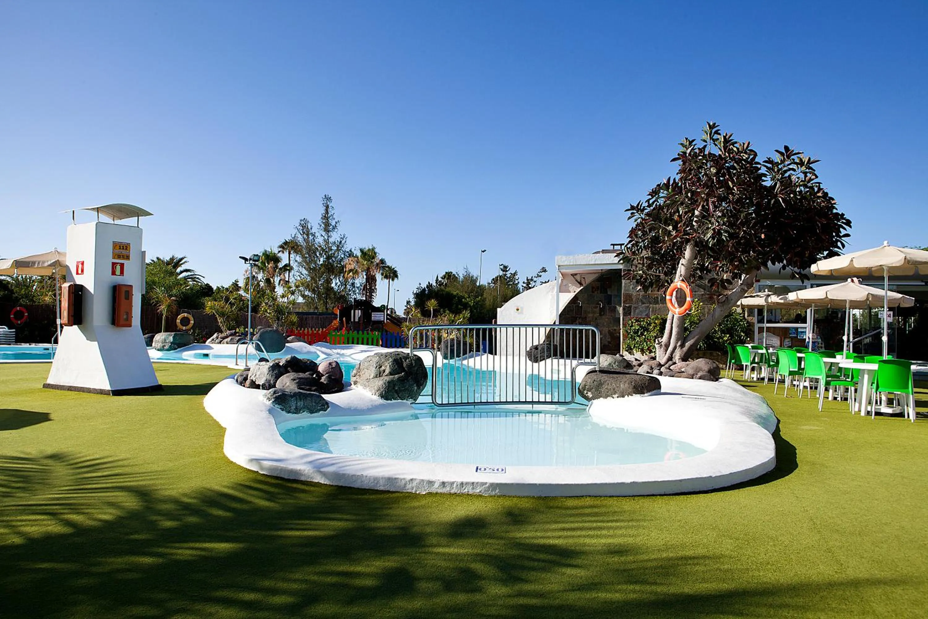 Swimming pool in MUR Bungalows Parque Romantico