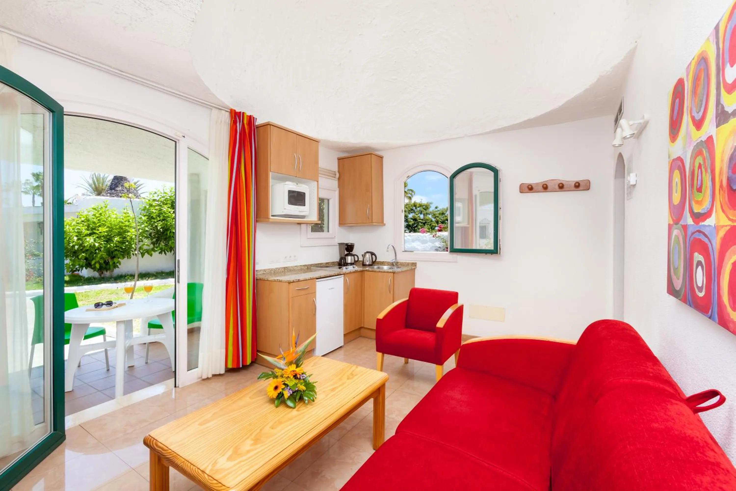 Kitchen or kitchenette in MUR Bungalows Parque Romantico