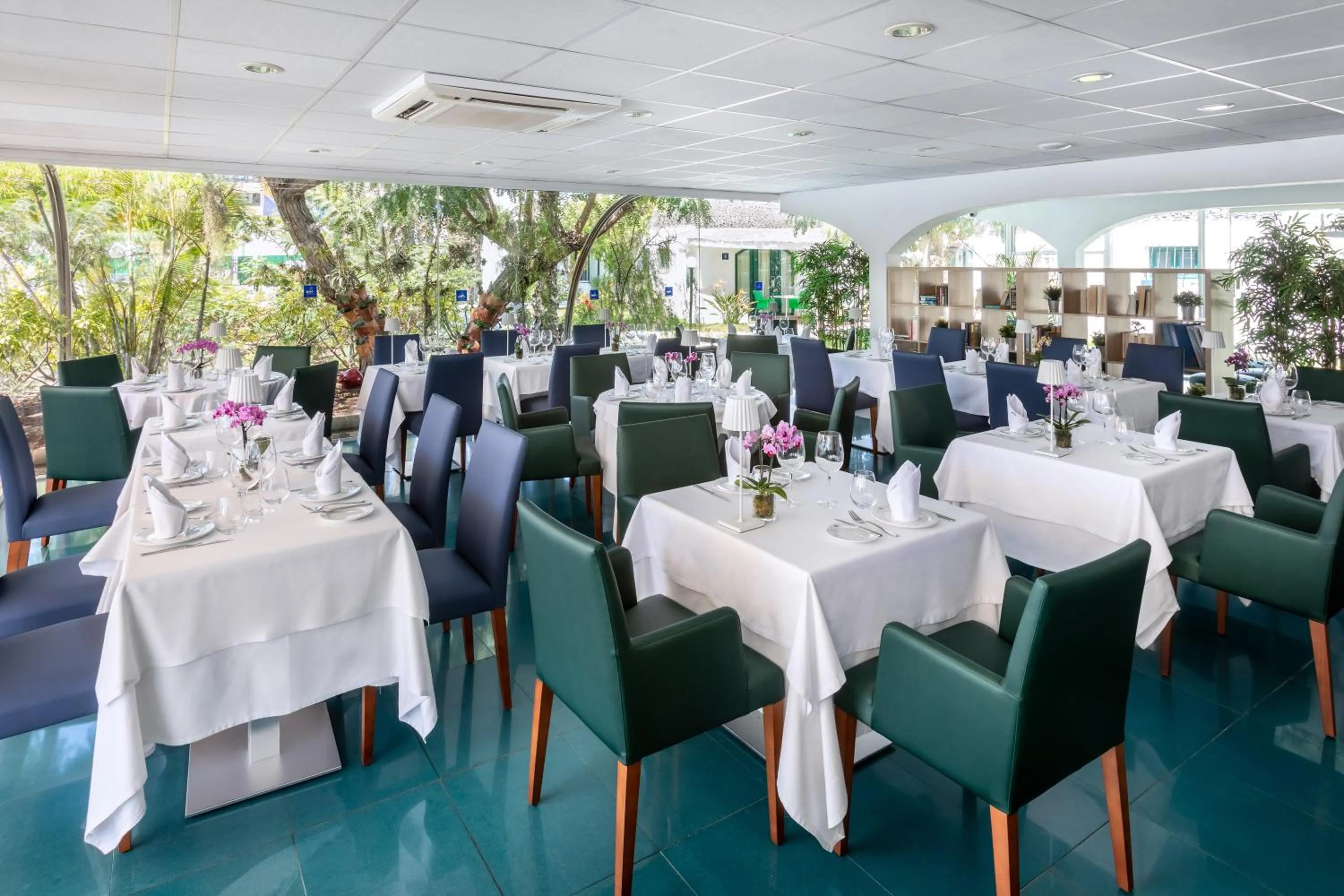 Restaurant/places to eat in MUR Bungalows Parque Romantico