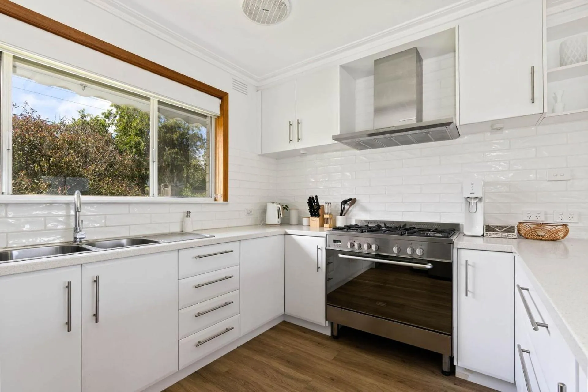 Seaview Cottage and pool - Wifi and Linen included