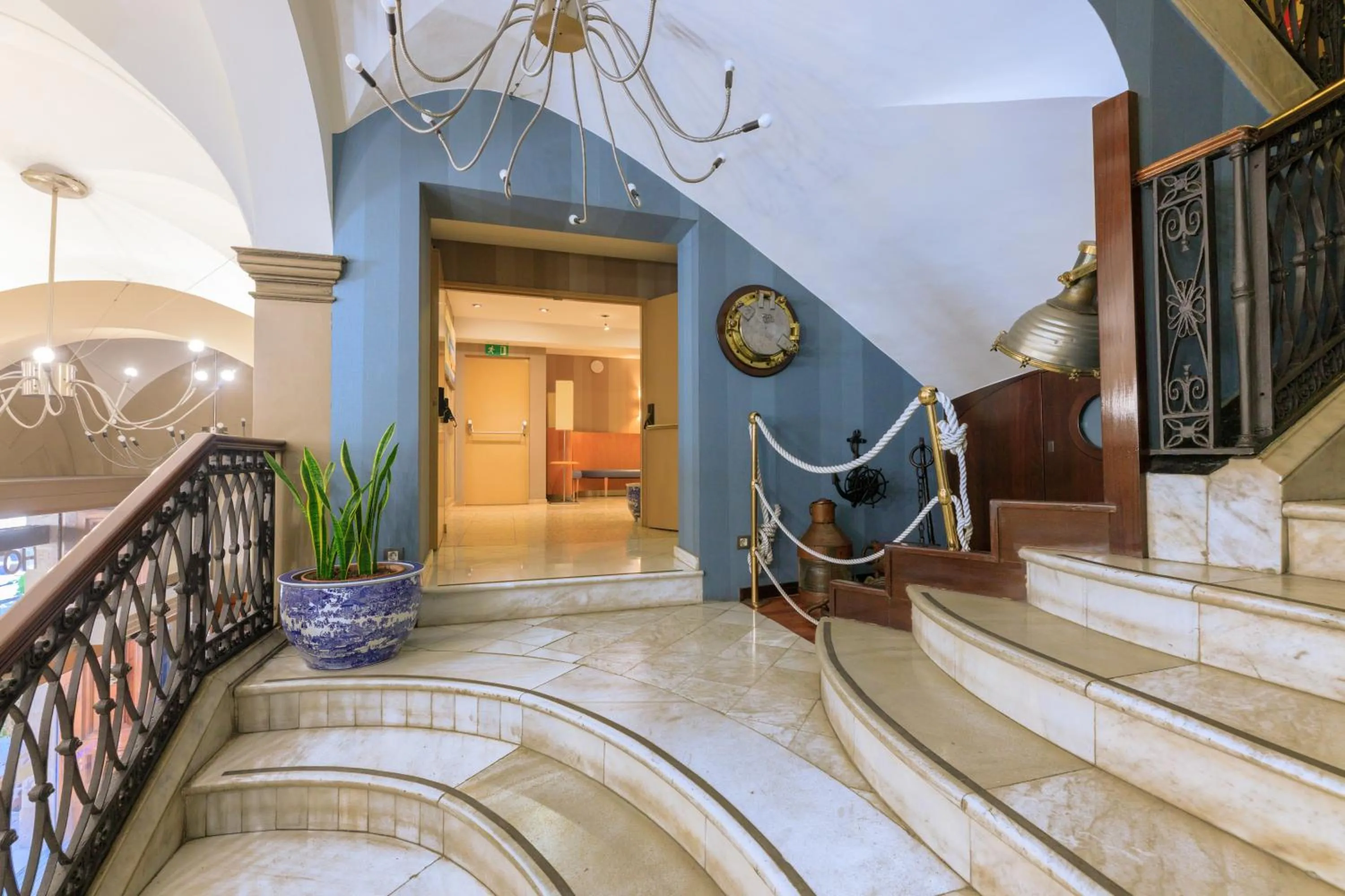 Property building in Hotel del Mar