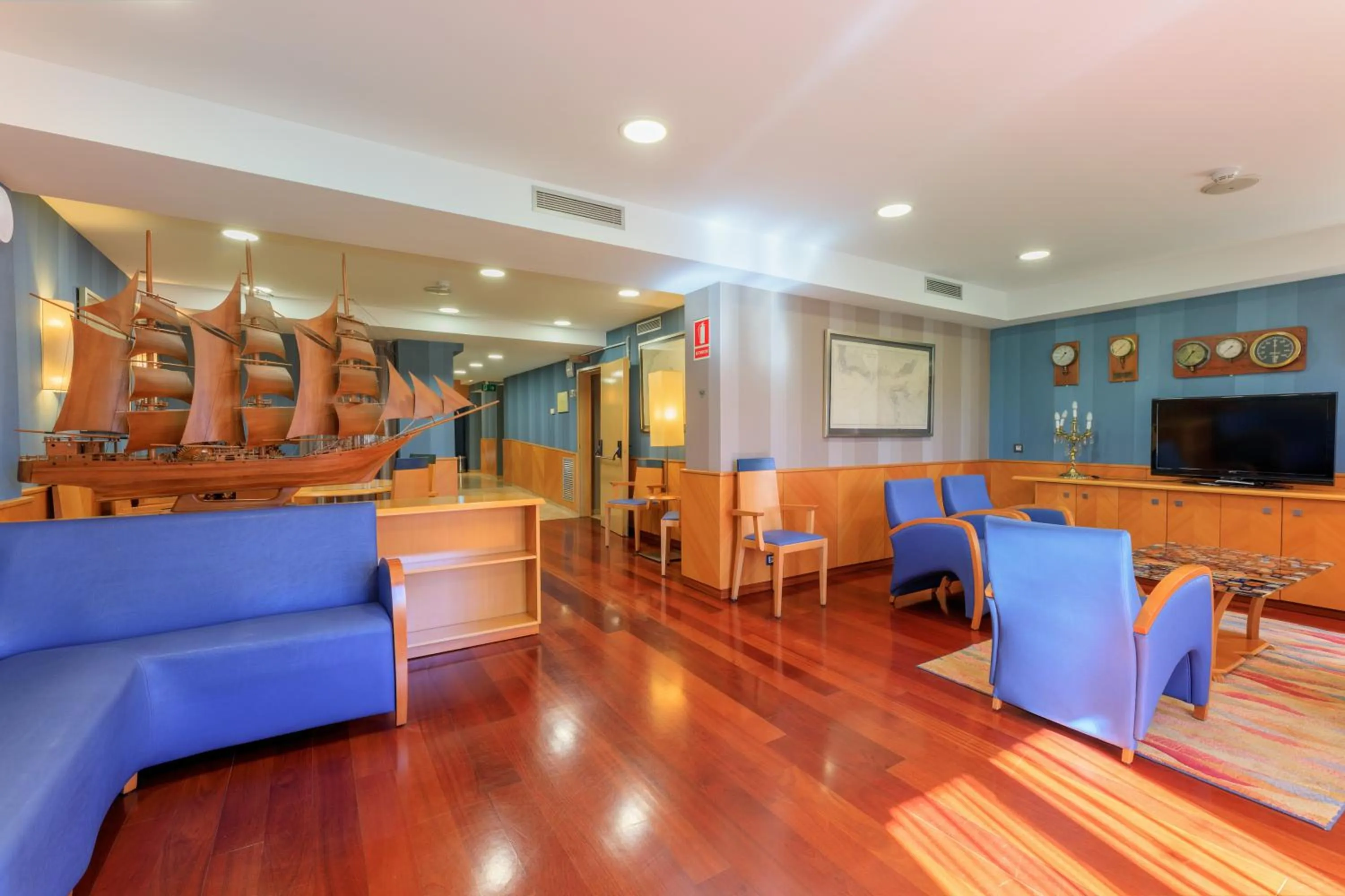 Communal lounge/ TV room in Hotel del Mar