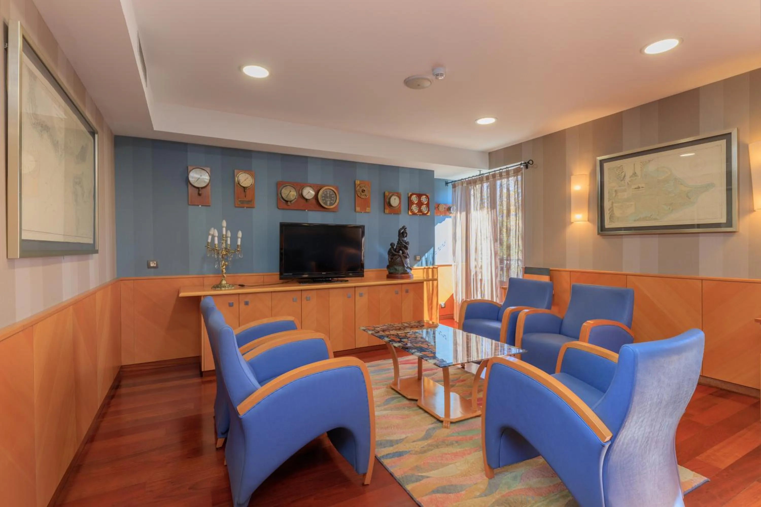 Communal lounge/ TV room in Hotel del Mar