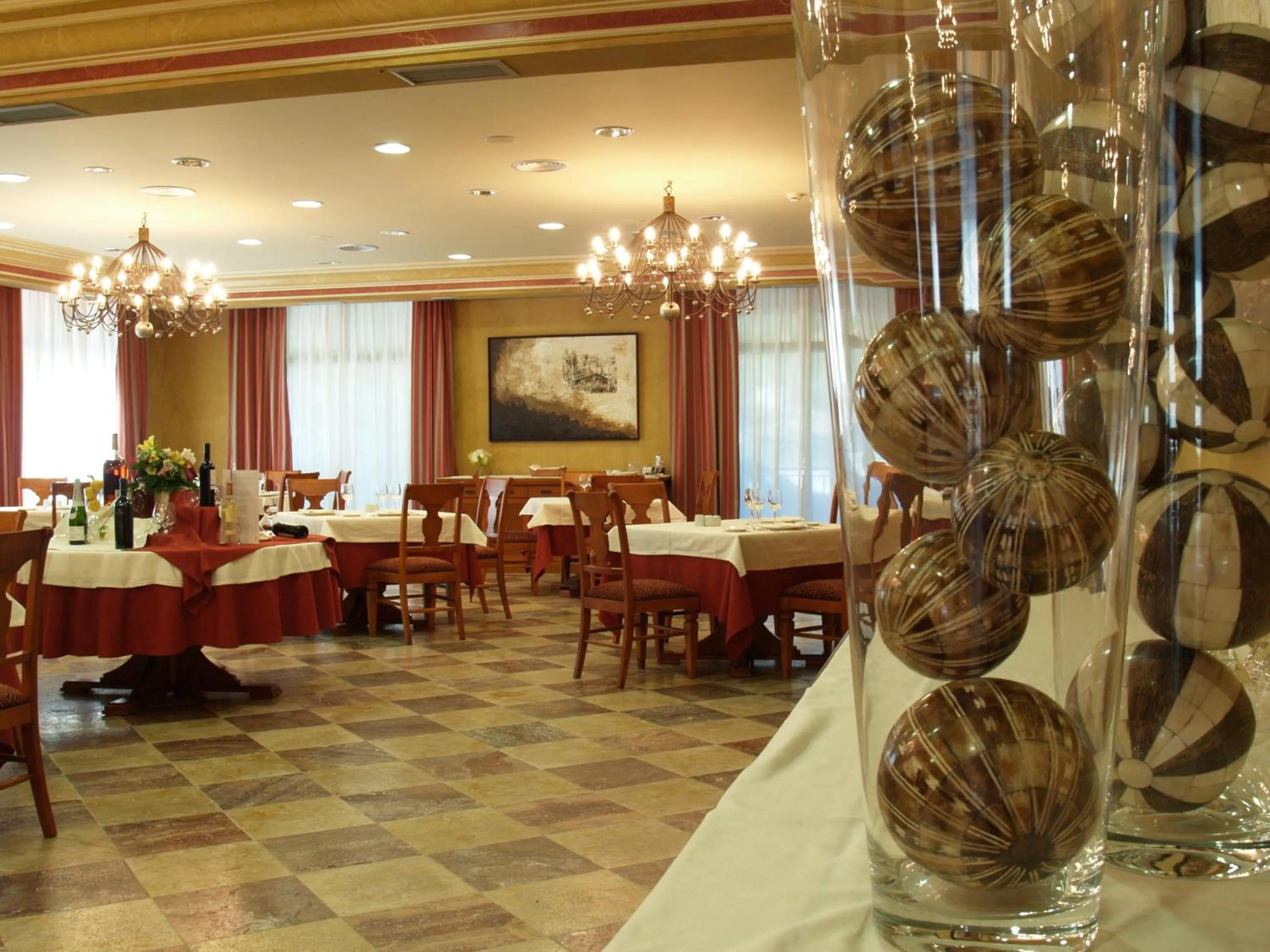 Restaurant/places to eat in Hotel Pamplona Villava