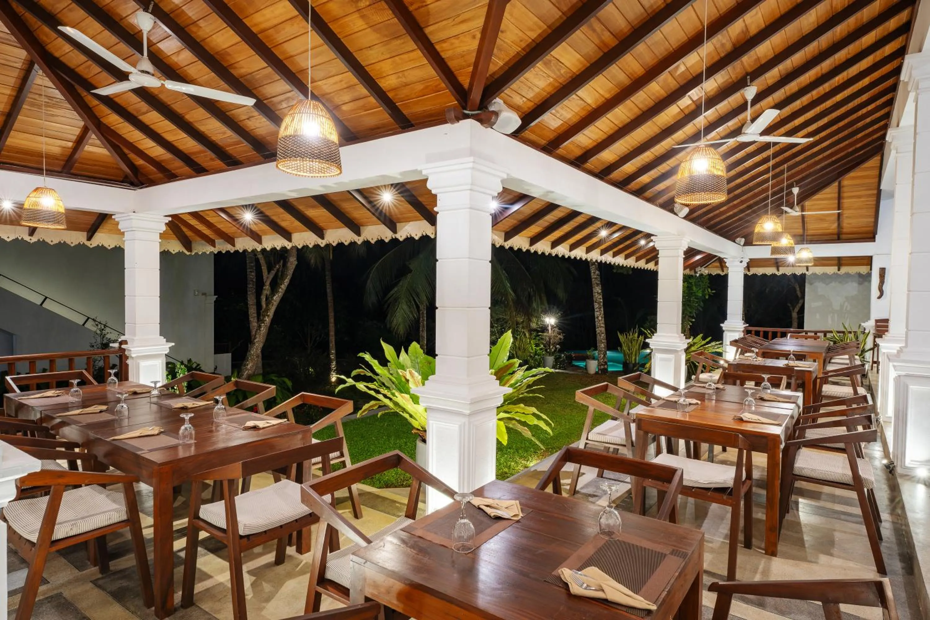 Restaurant/places to eat in Serenity Boutique - Unawatuna
