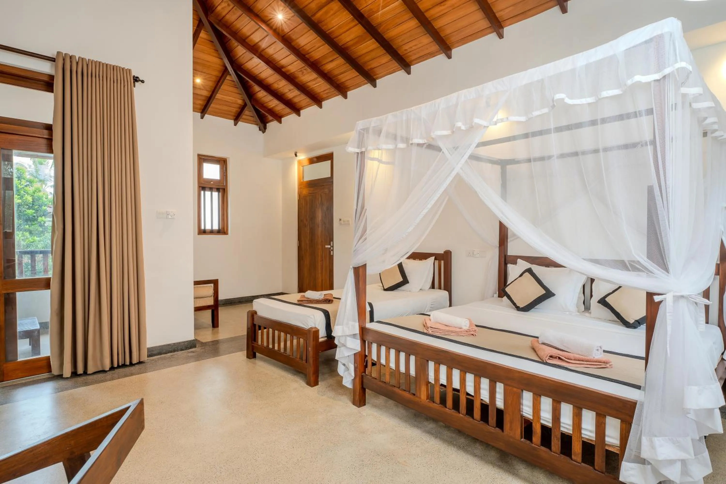 Bedroom, Bed in Serenity Boutique - Unawatuna