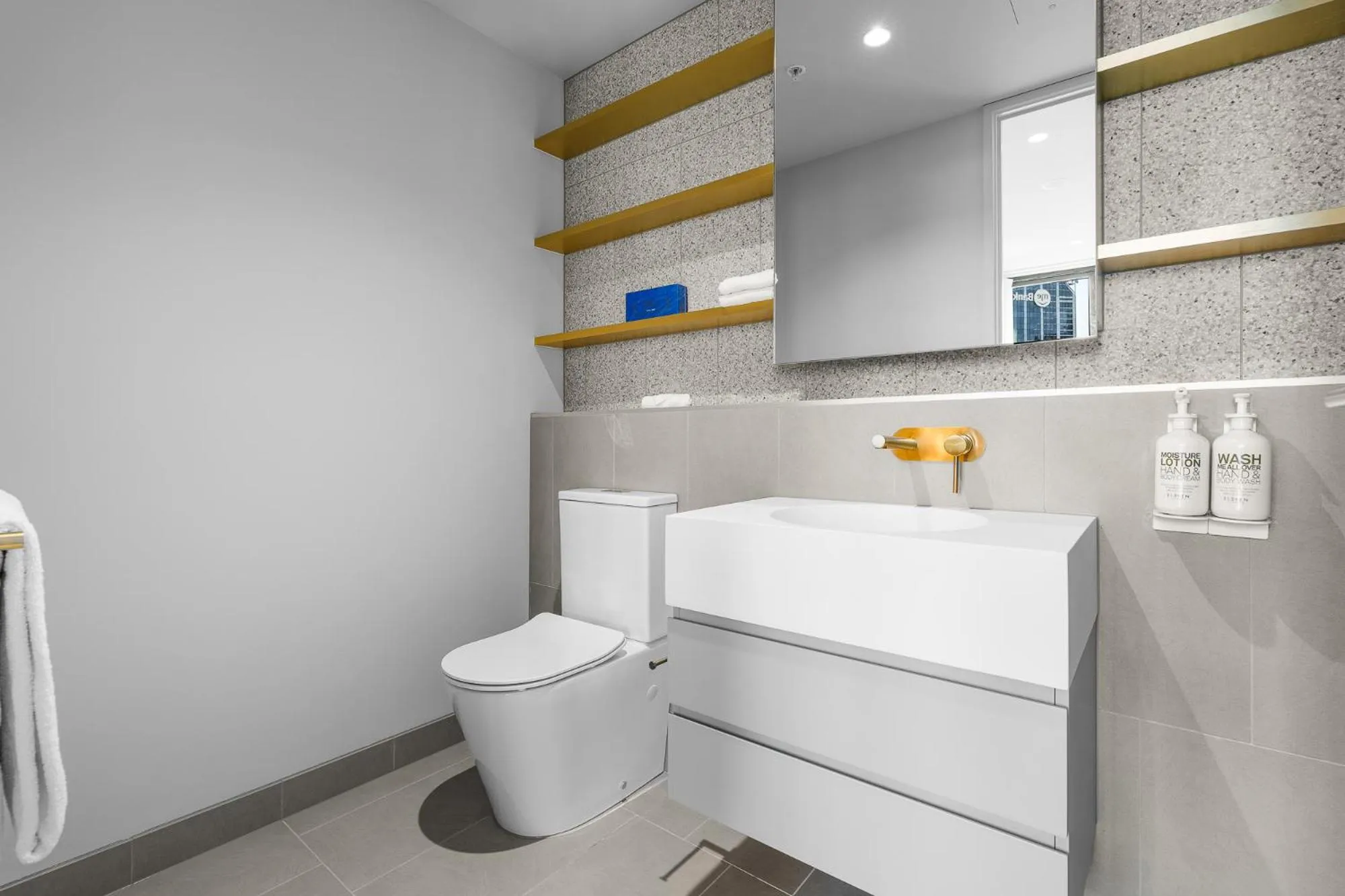 Toilet in Paragon Apartments by CLLIX