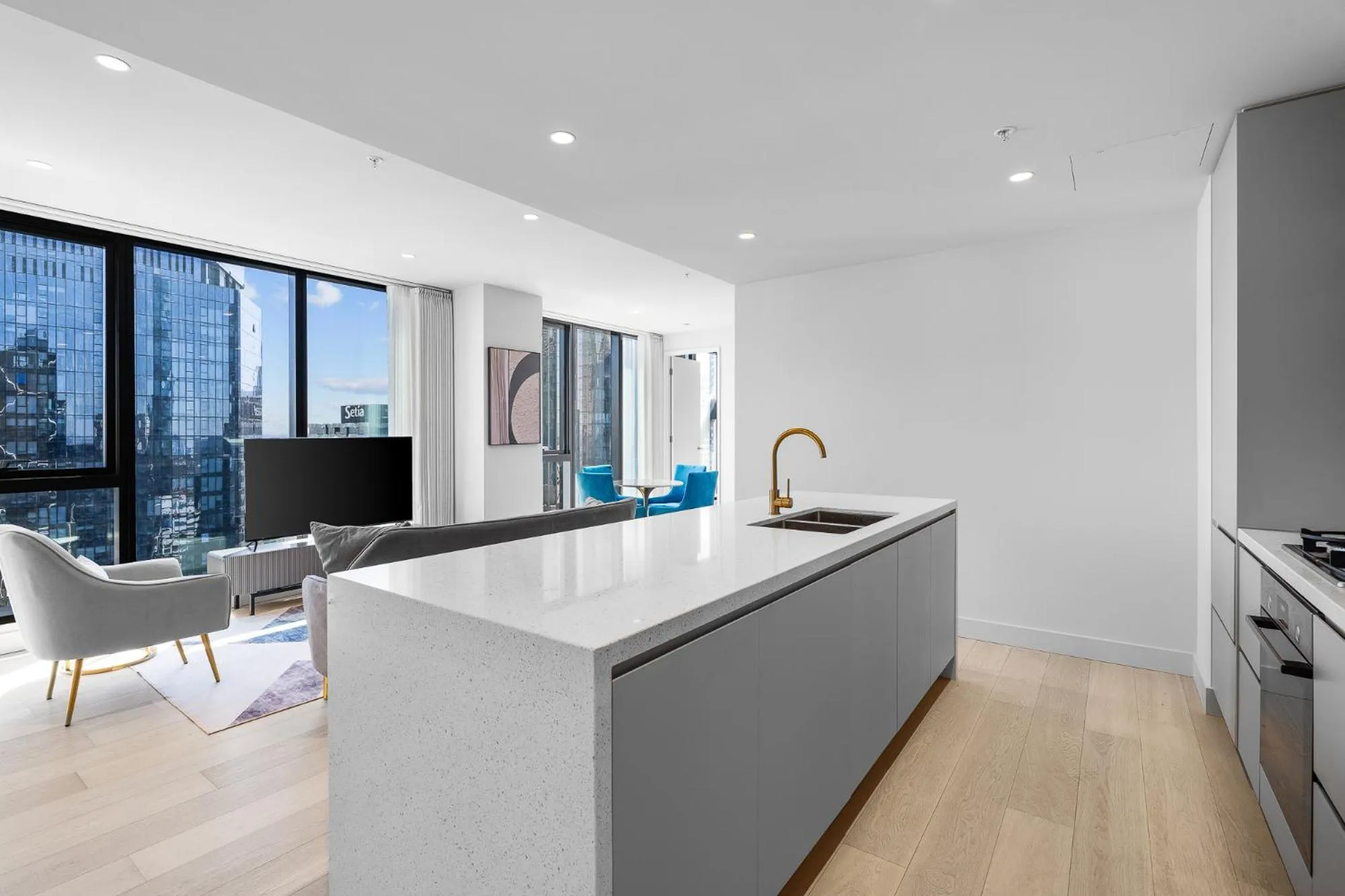 TV and multimedia in Paragon Apartments by CLLIX