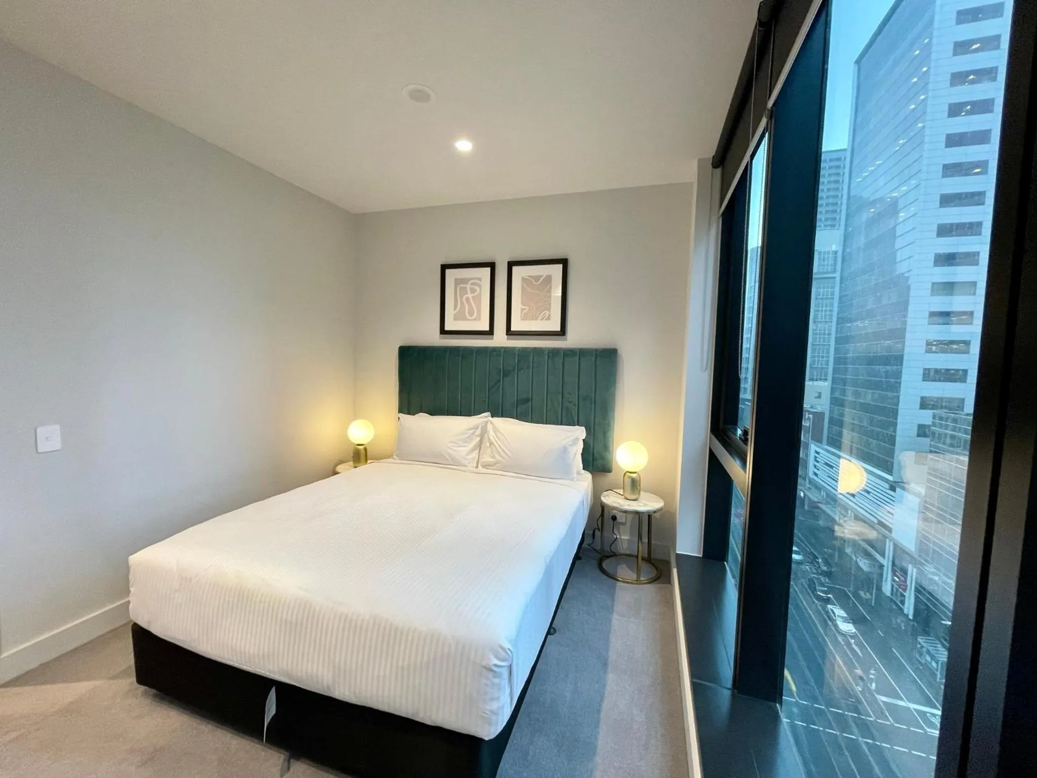 Bed in Paragon Apartments by CLLIX