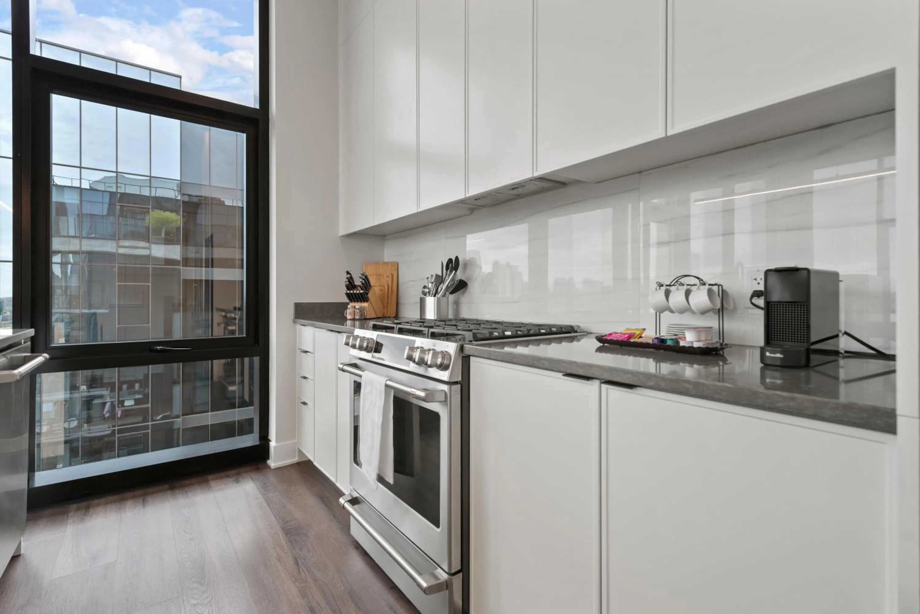 Kitchen or kitchenette in Avra Stylish Apartments Prime West Loop Location Near Union Park