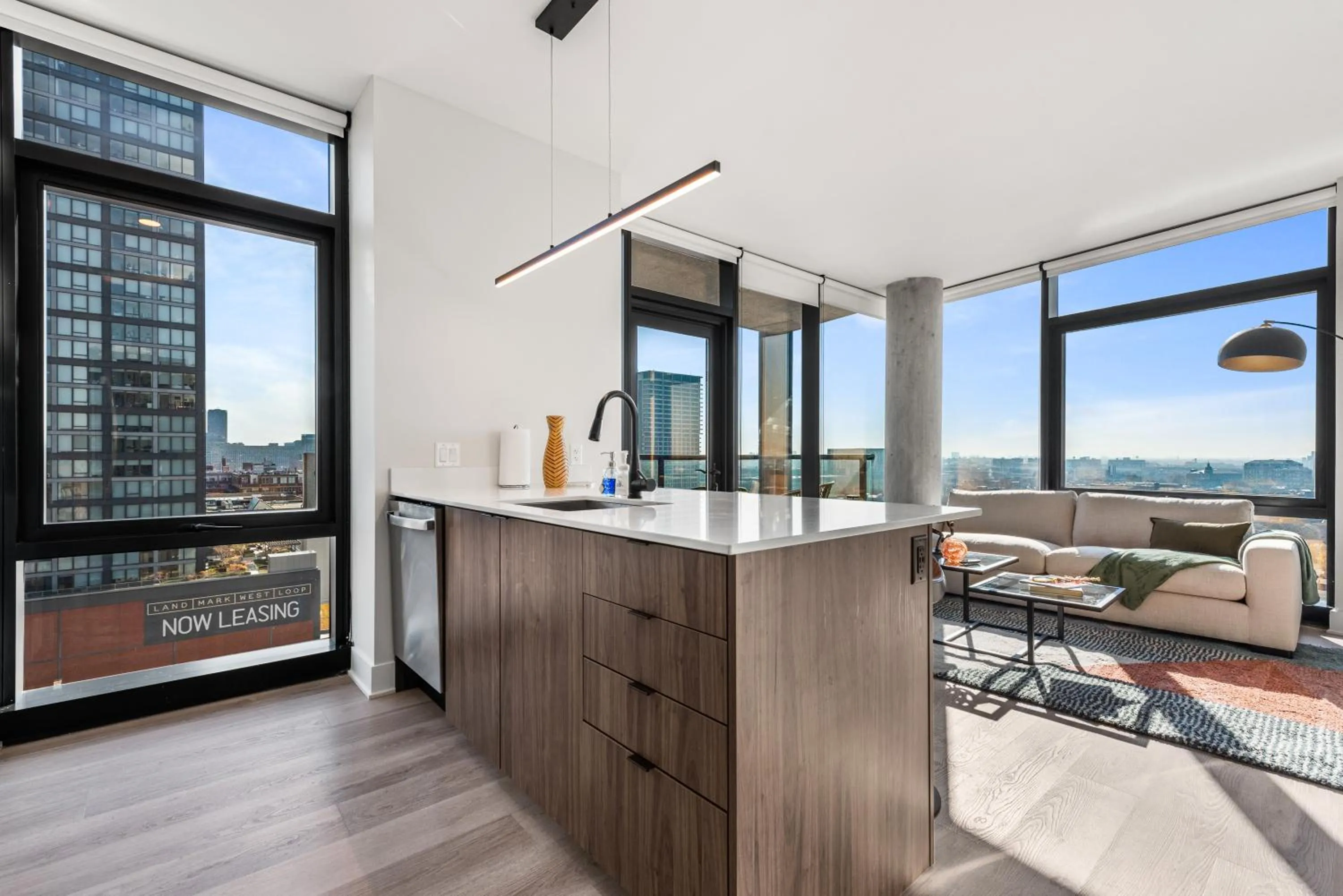 Kitchen or kitchenette in Avra Stylish Apartments Prime West Loop Location Near Union Park