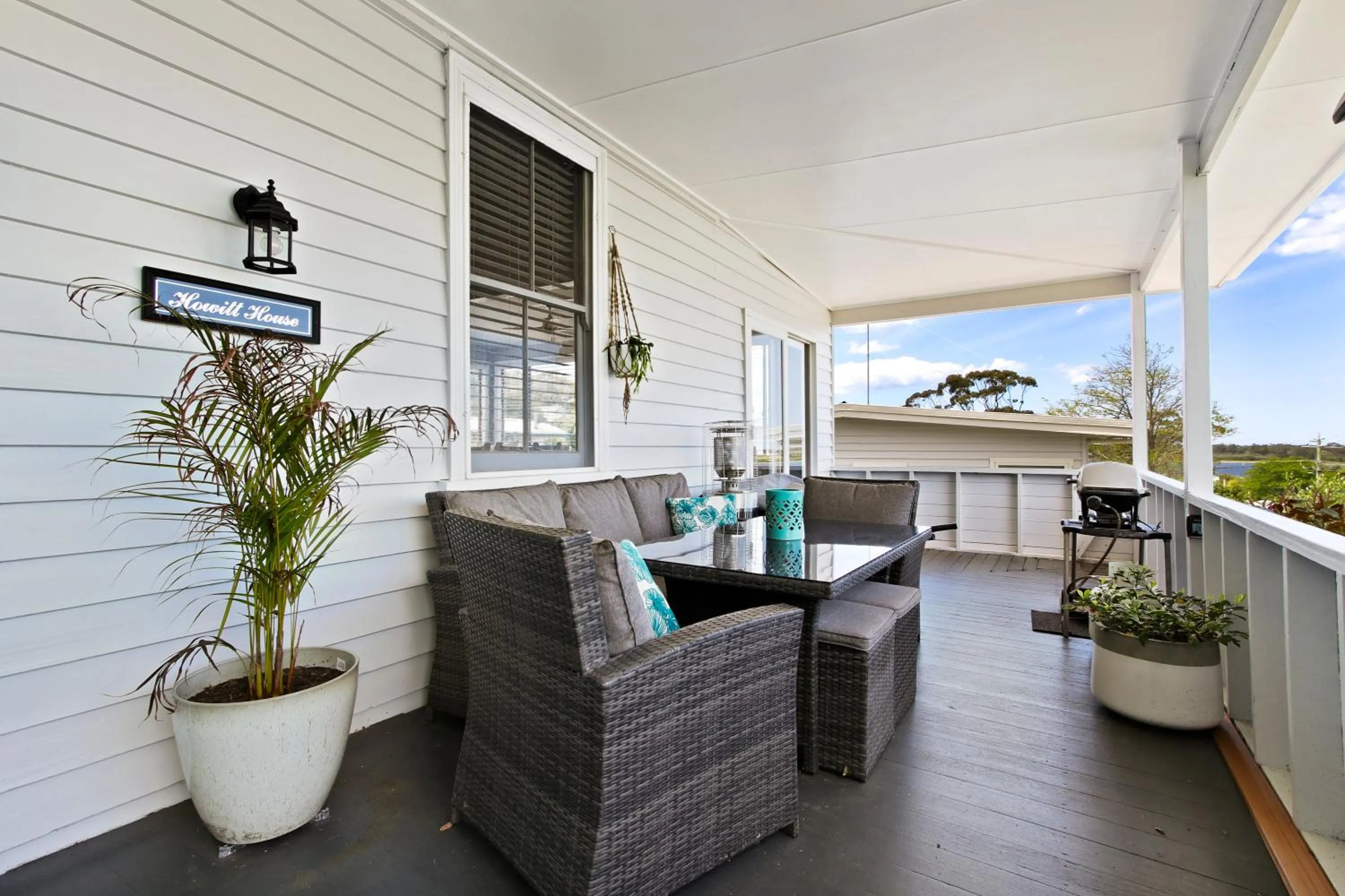 Howitt House - Central Metung Village Retreat