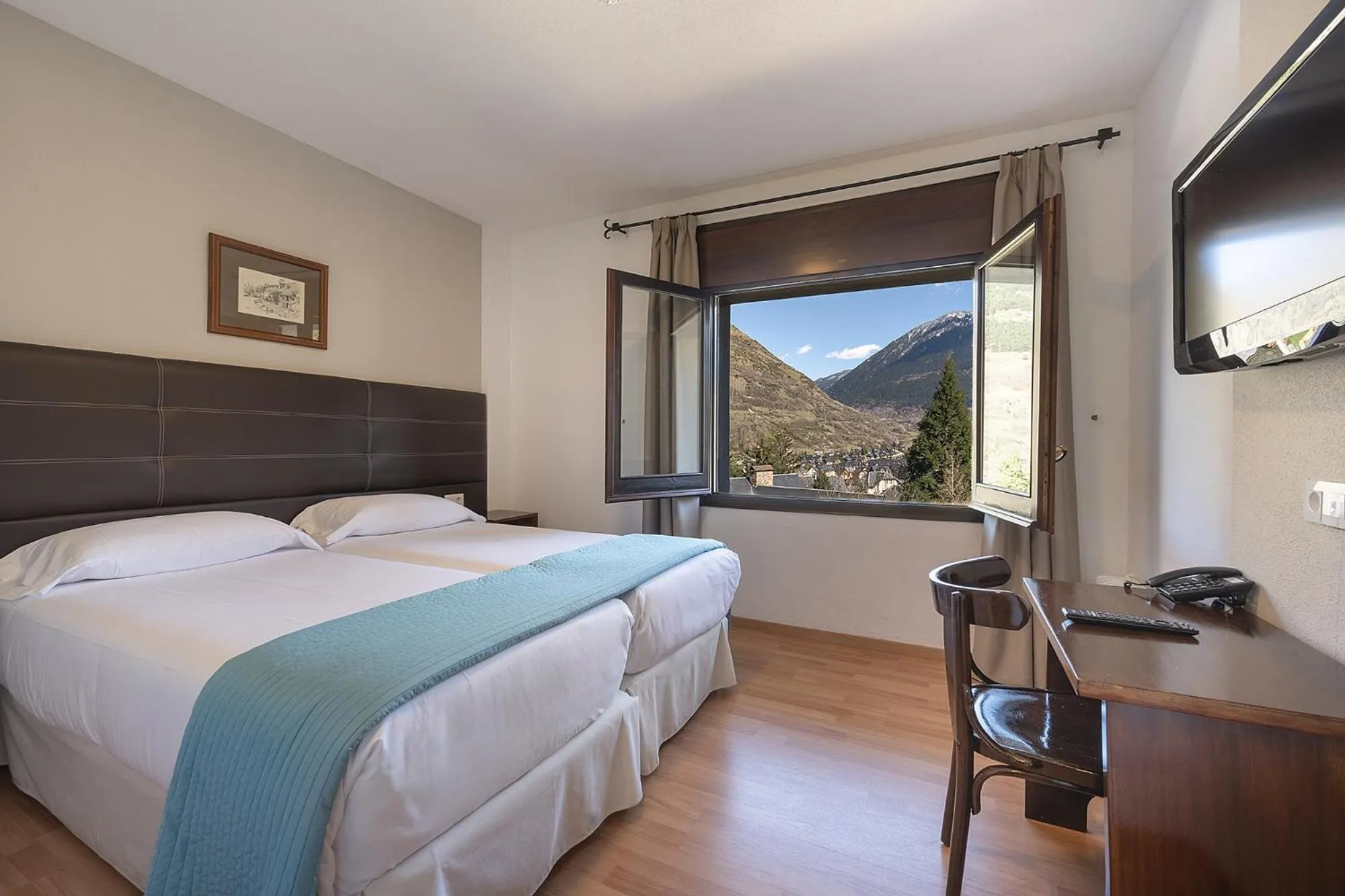 Bed in Hotel Blu Aran