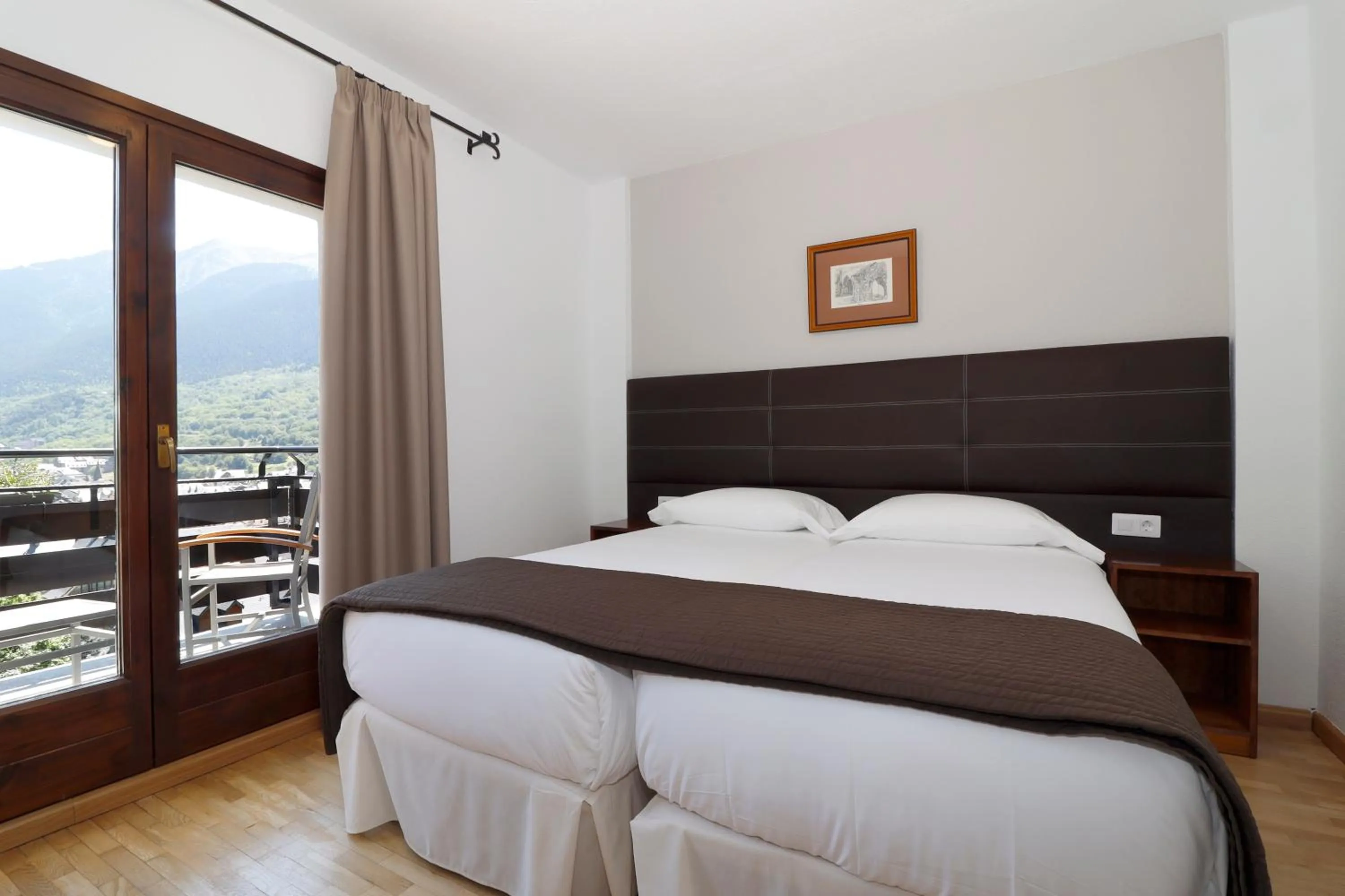 Bed in Hotel Blu Aran