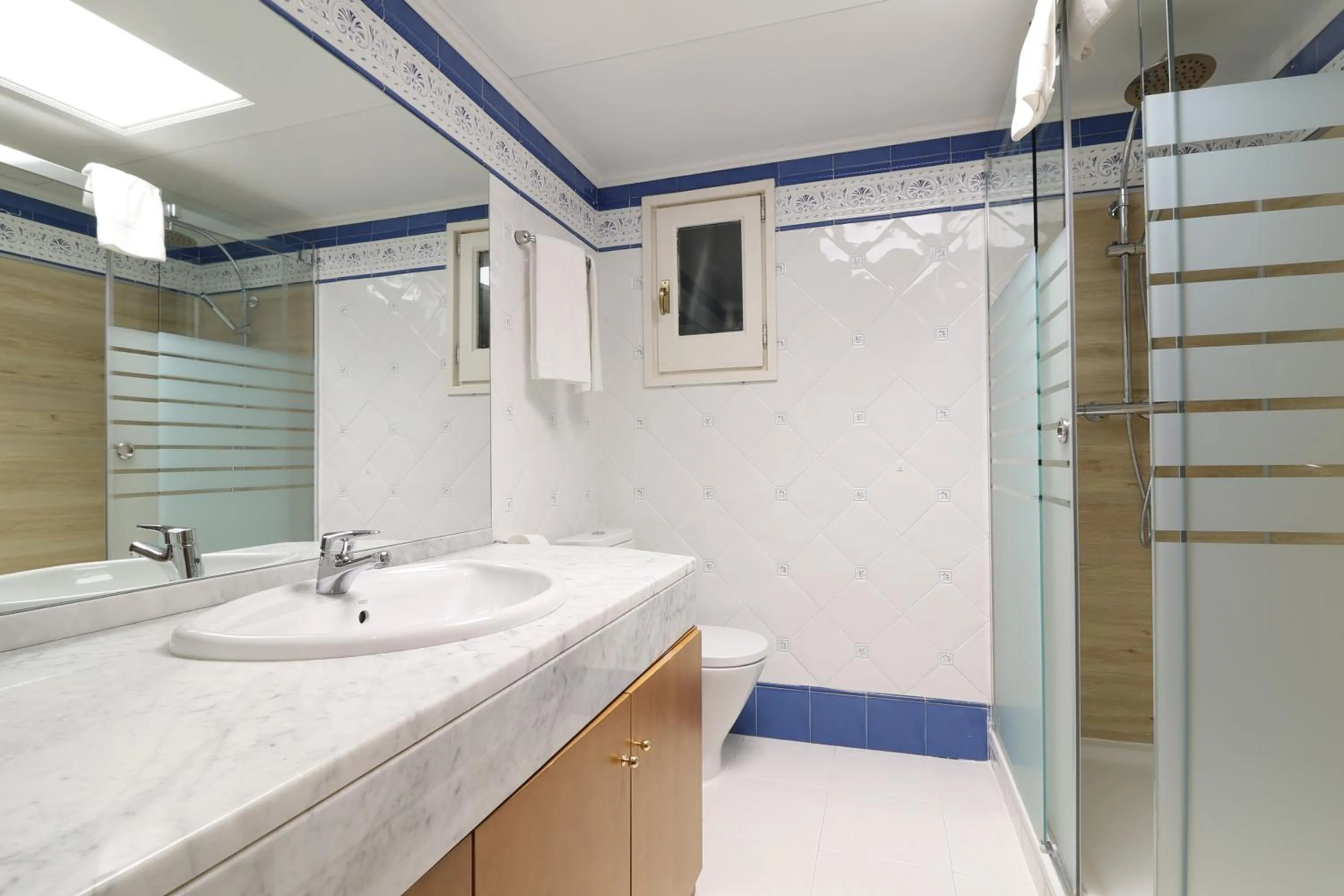 Bathroom in Hotel Blu Aran