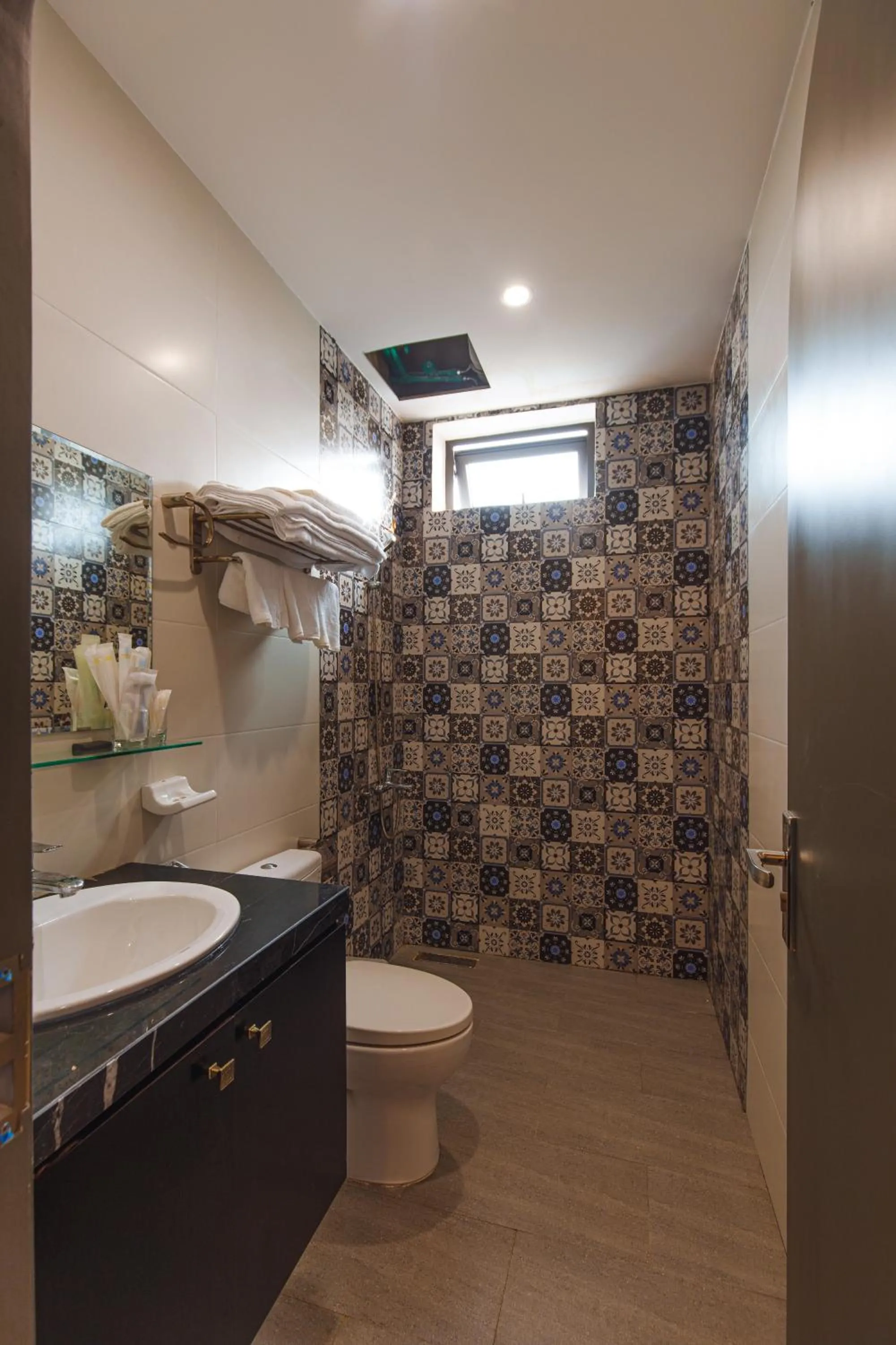 Shower in Mercury Beach DaNang