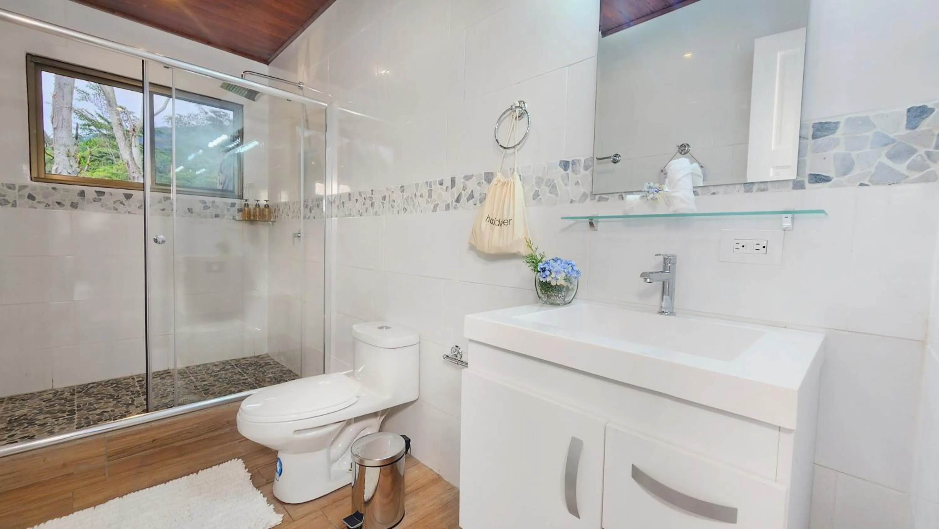 Shower in Rio Verde by Villa Alejandro