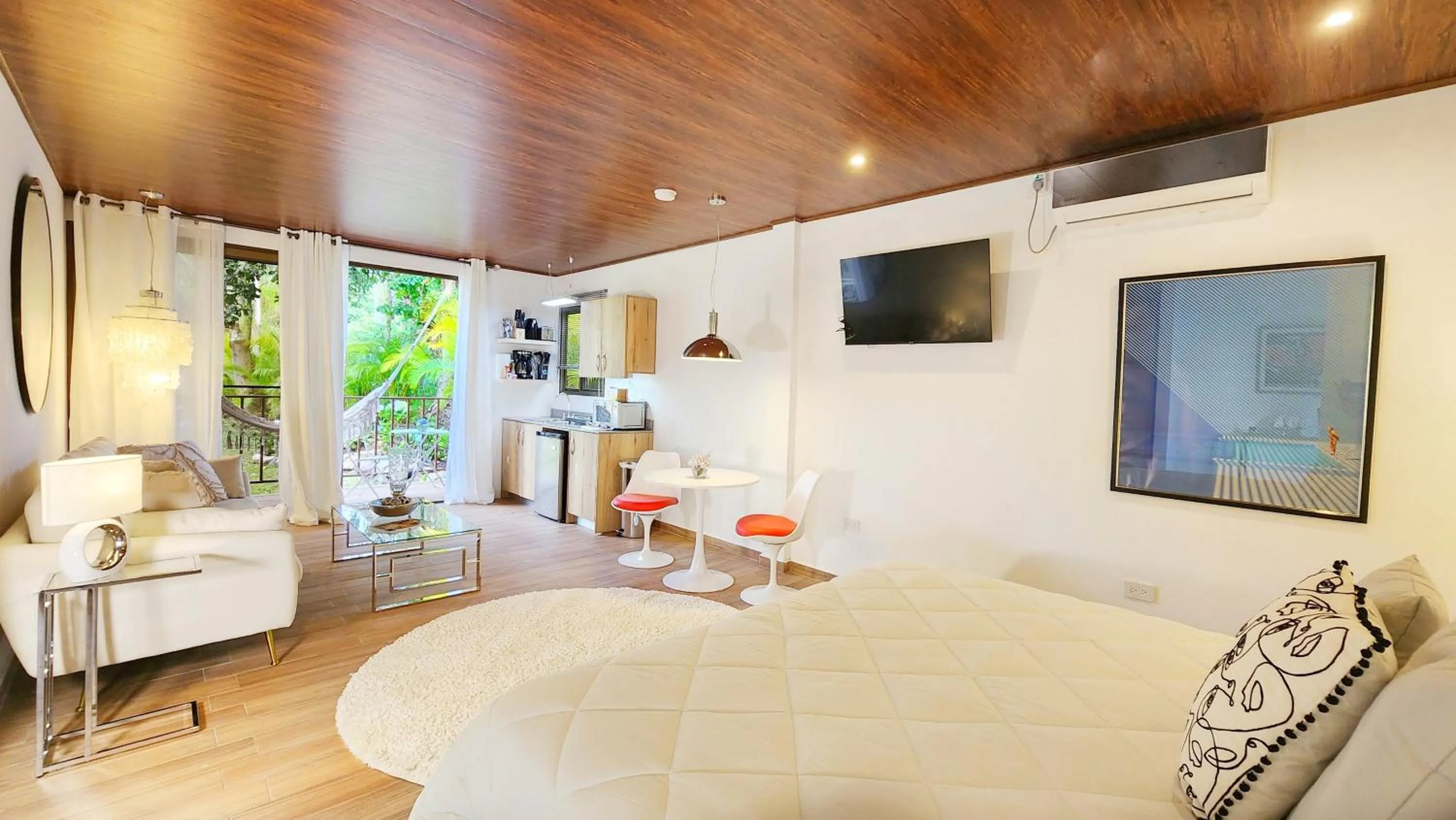 TV and multimedia, Bed in Rio Verde by Villa Alejandro