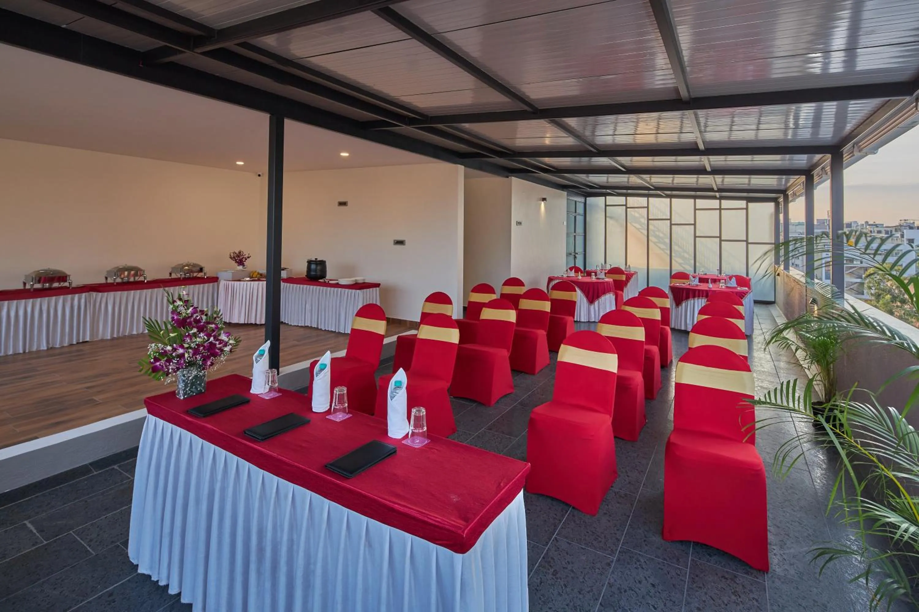 Seating area in Regenta Inn Grand-ORR, Mahadevapura