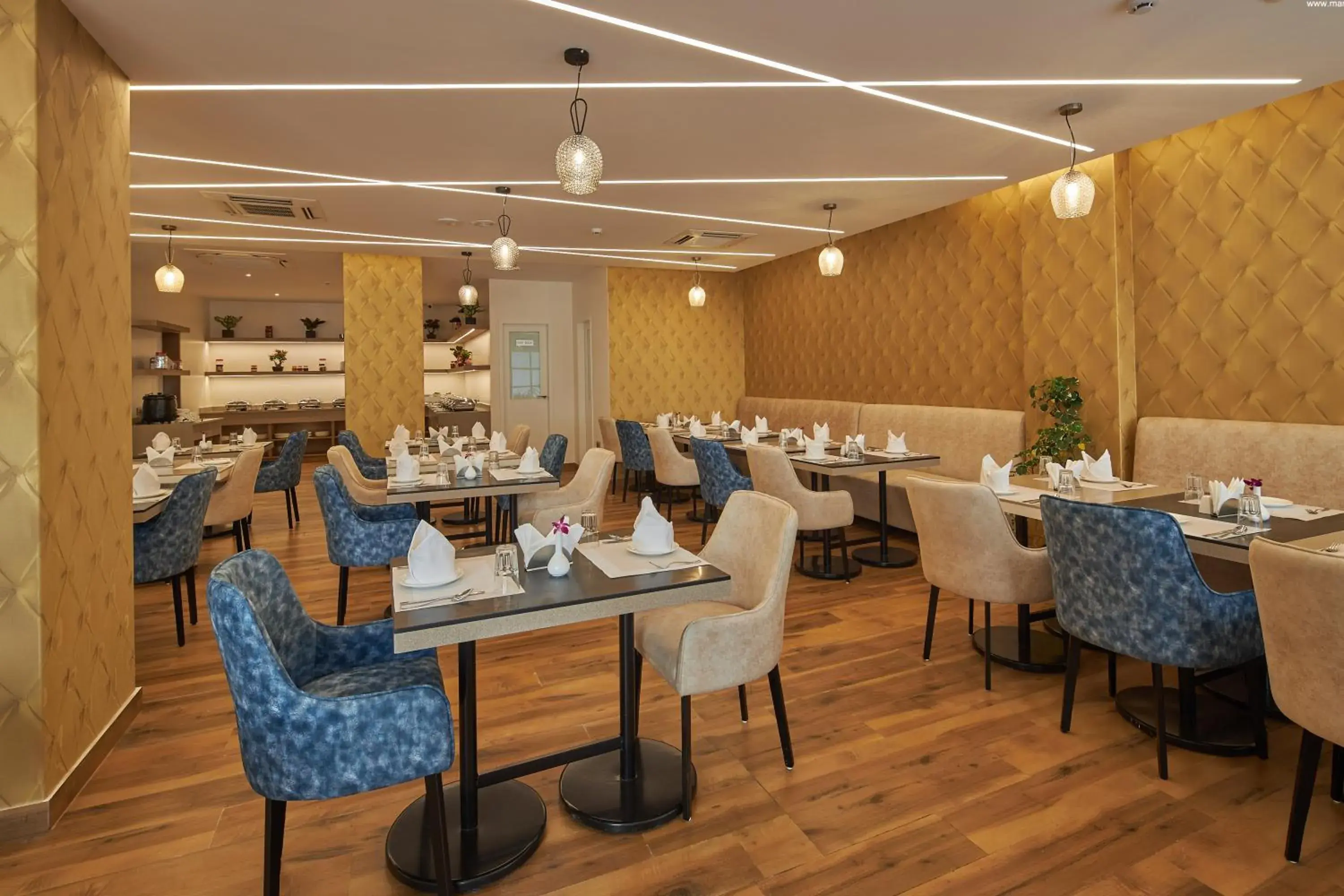 Restaurant/places to eat in Regenta Inn Grand-ORR, Mahadevapura Restaurant/places to eat in Regenta Inn Grand-ORR, Mahadevapura